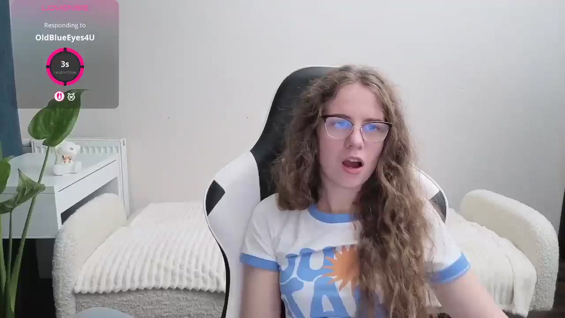 Gallery image thumbnail from BlueFlowerr's myfreecams stream on, 10/29/2025, 19:13 image 11 of 20