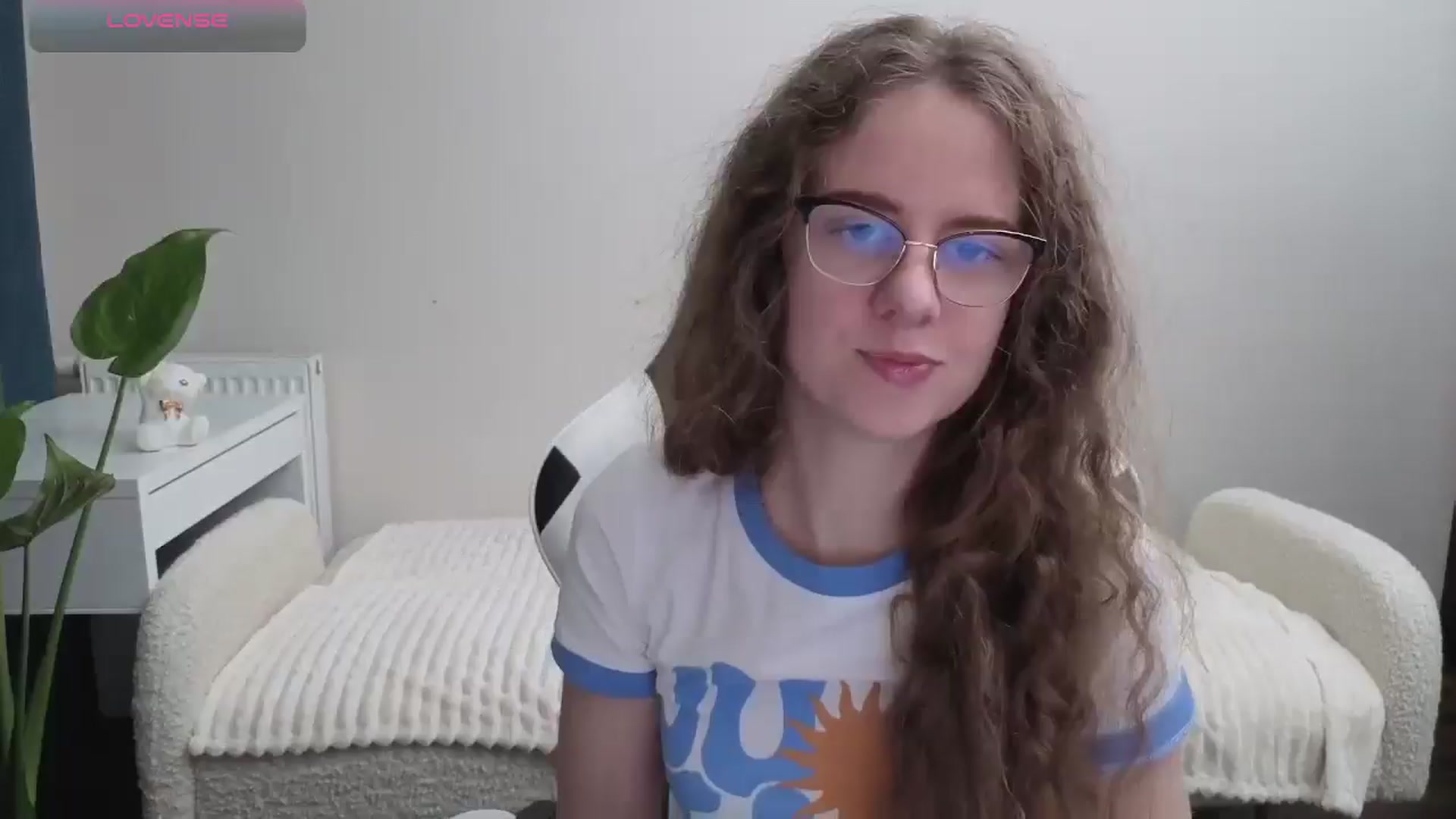 Gallery image thumbnail from BlueFlowerr's myfreecams stream on, 10/29/2025, 19:13 image 9 of 20