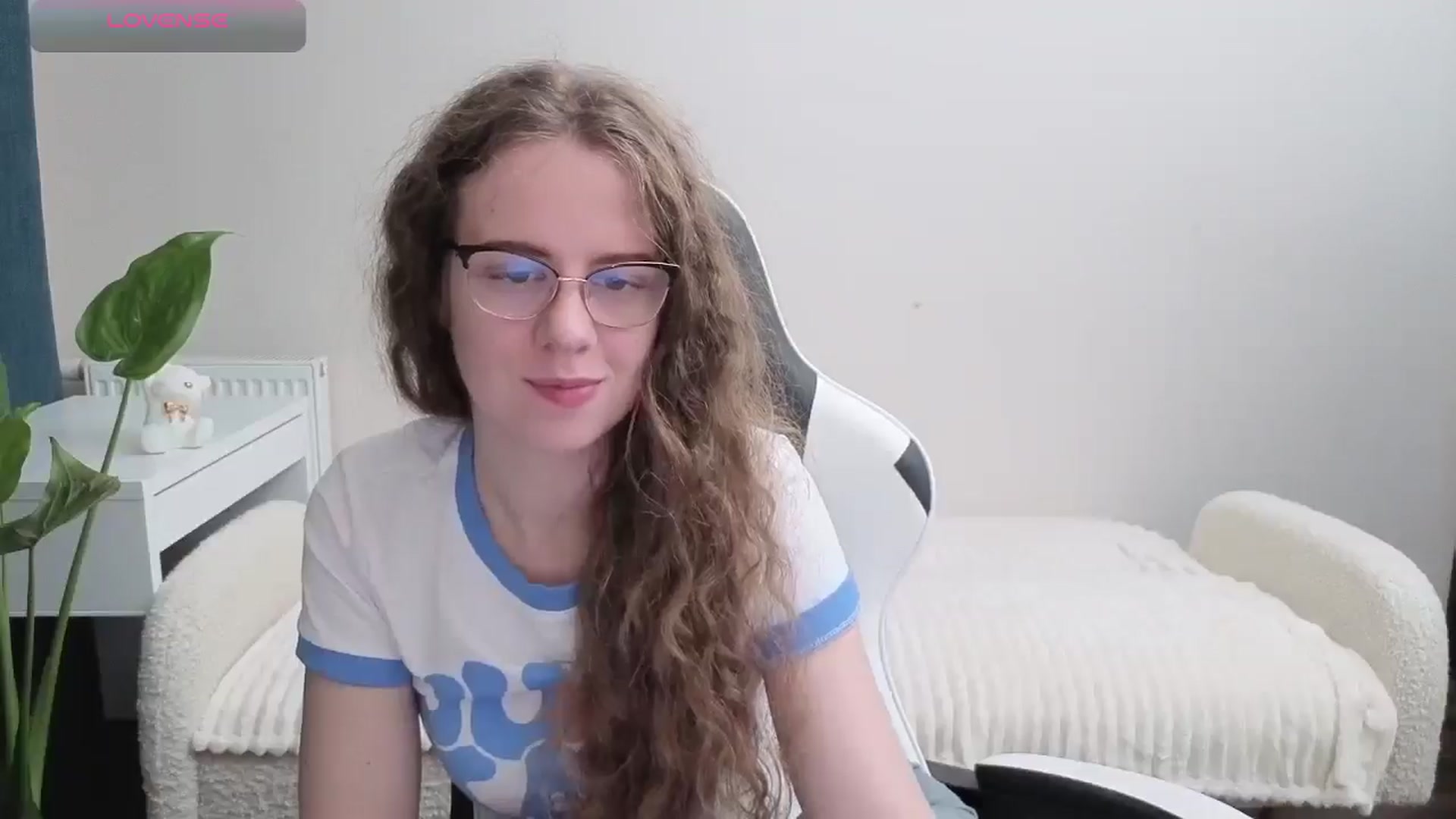 Gallery image thumbnail from BlueFlowerr's myfreecams stream on, 10/29/2025, 21:05 image 5 of 20