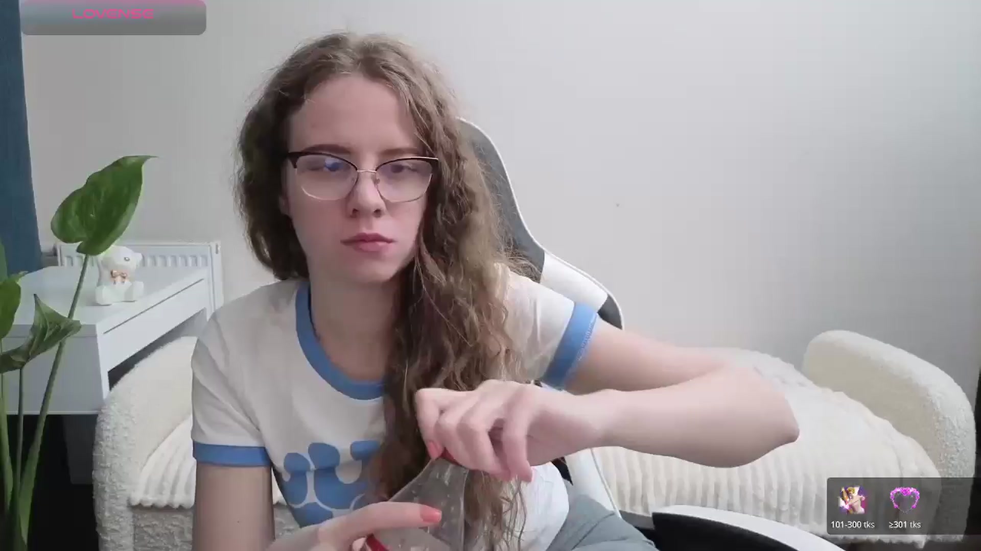 Gallery image thumbnail from BlueFlowerr's myfreecams stream on, 10/29/2025, 21:05 image 3 of 20