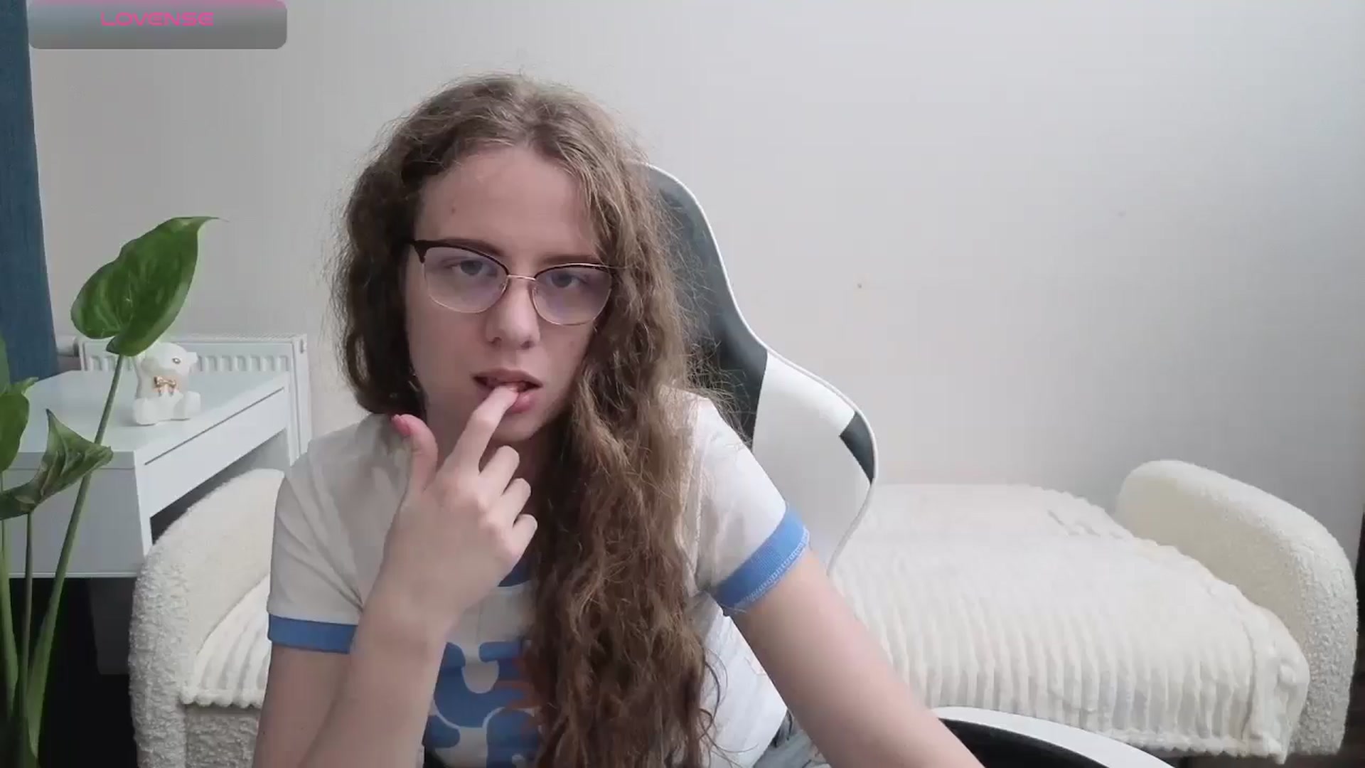 Gallery image thumbnail from BlueFlowerr's myfreecams stream on, 10/29/2025, 21:05 image 7 of 20