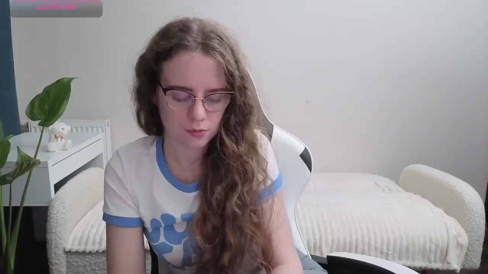 Gallery image thumbnail from BlueFlowerr's myfreecams stream on, 10/29/2025, 21:05 image 4 of 20