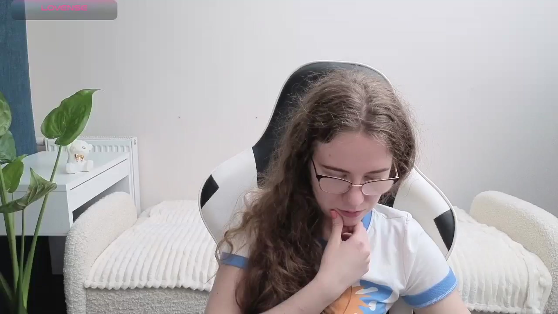 Gallery image thumbnail from BlueFlowerr's myfreecams stream on, 10/29/2025, 21:05 image 19 of 20