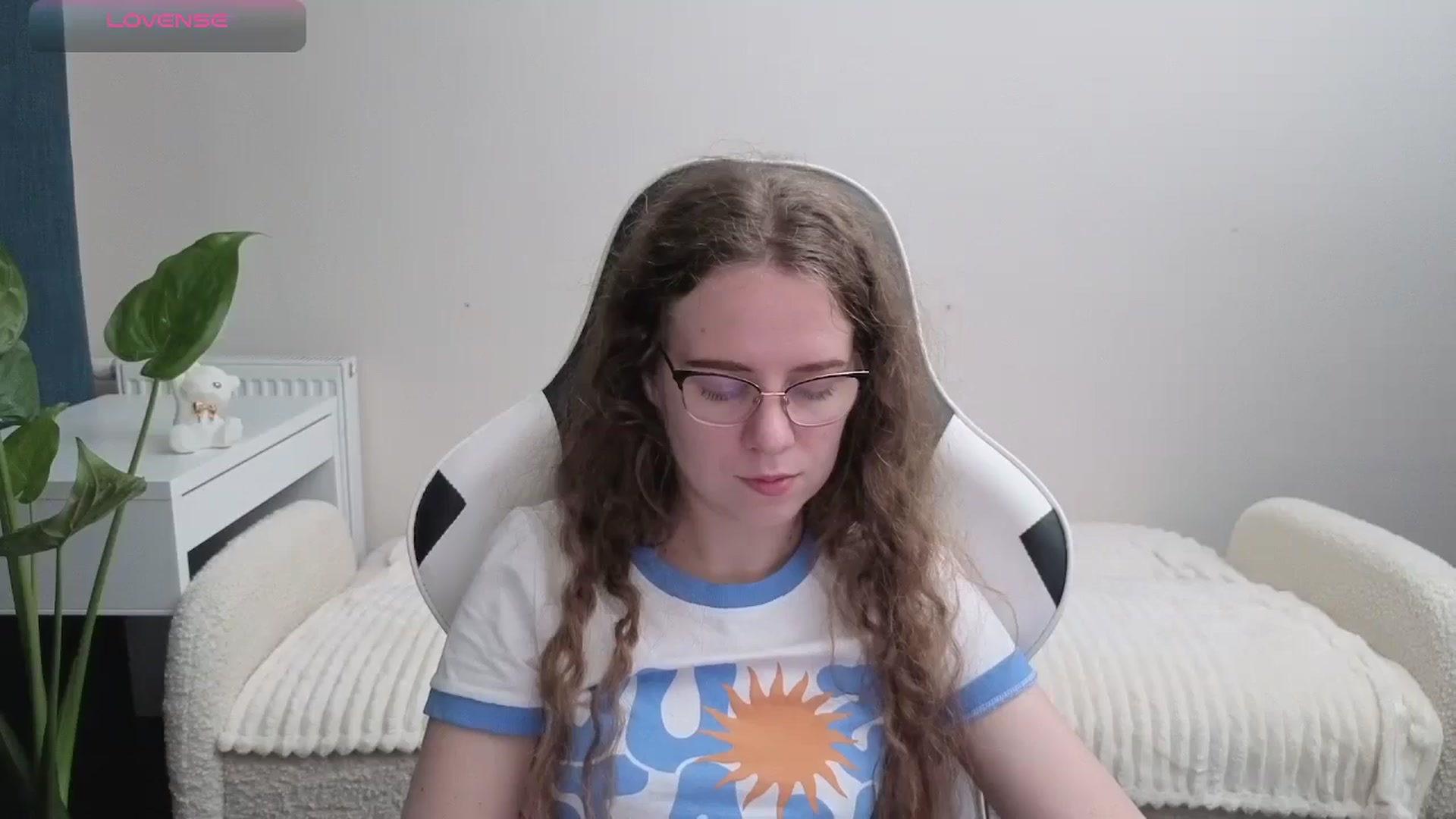 Gallery image thumbnail from BlueFlowerr's myfreecams stream on, 10/29/2025, 21:05 image 16 of 20