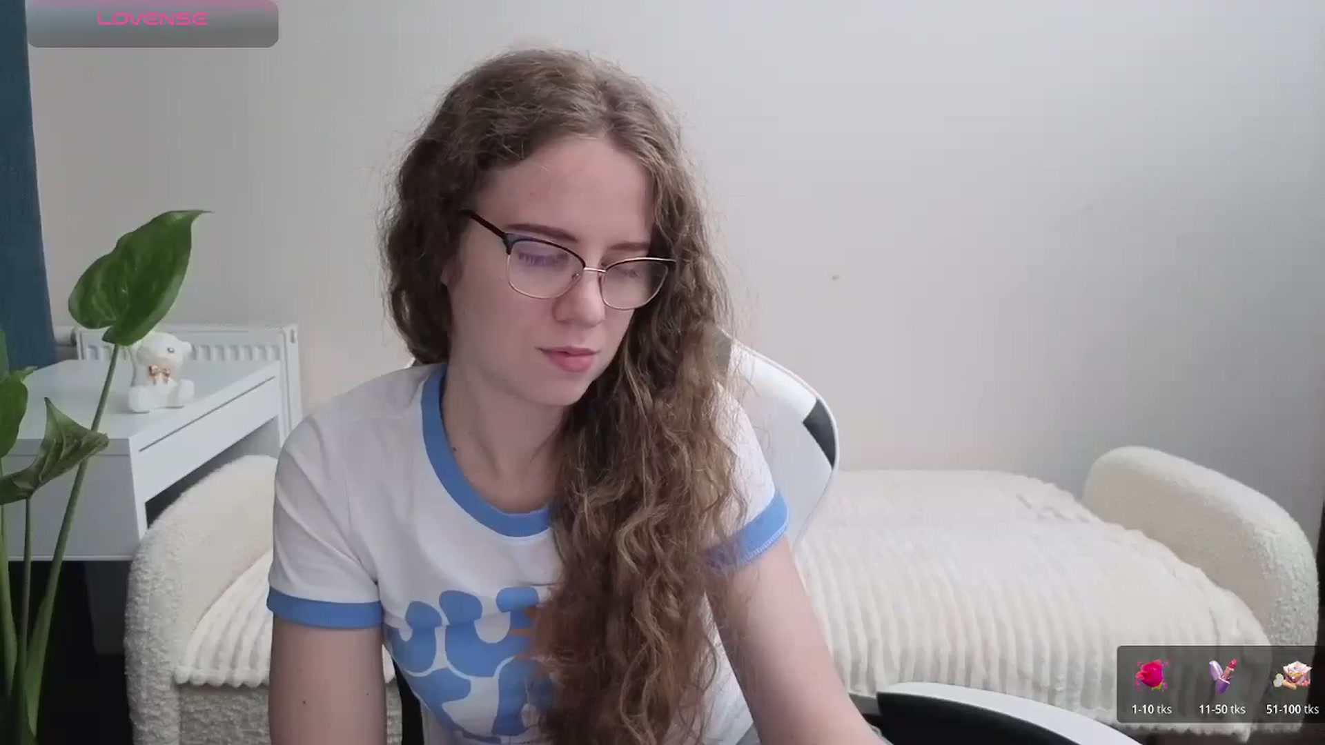 Gallery image thumbnail from BlueFlowerr's myfreecams stream on, 10/29/2025, 21:05 image 2 of 20
