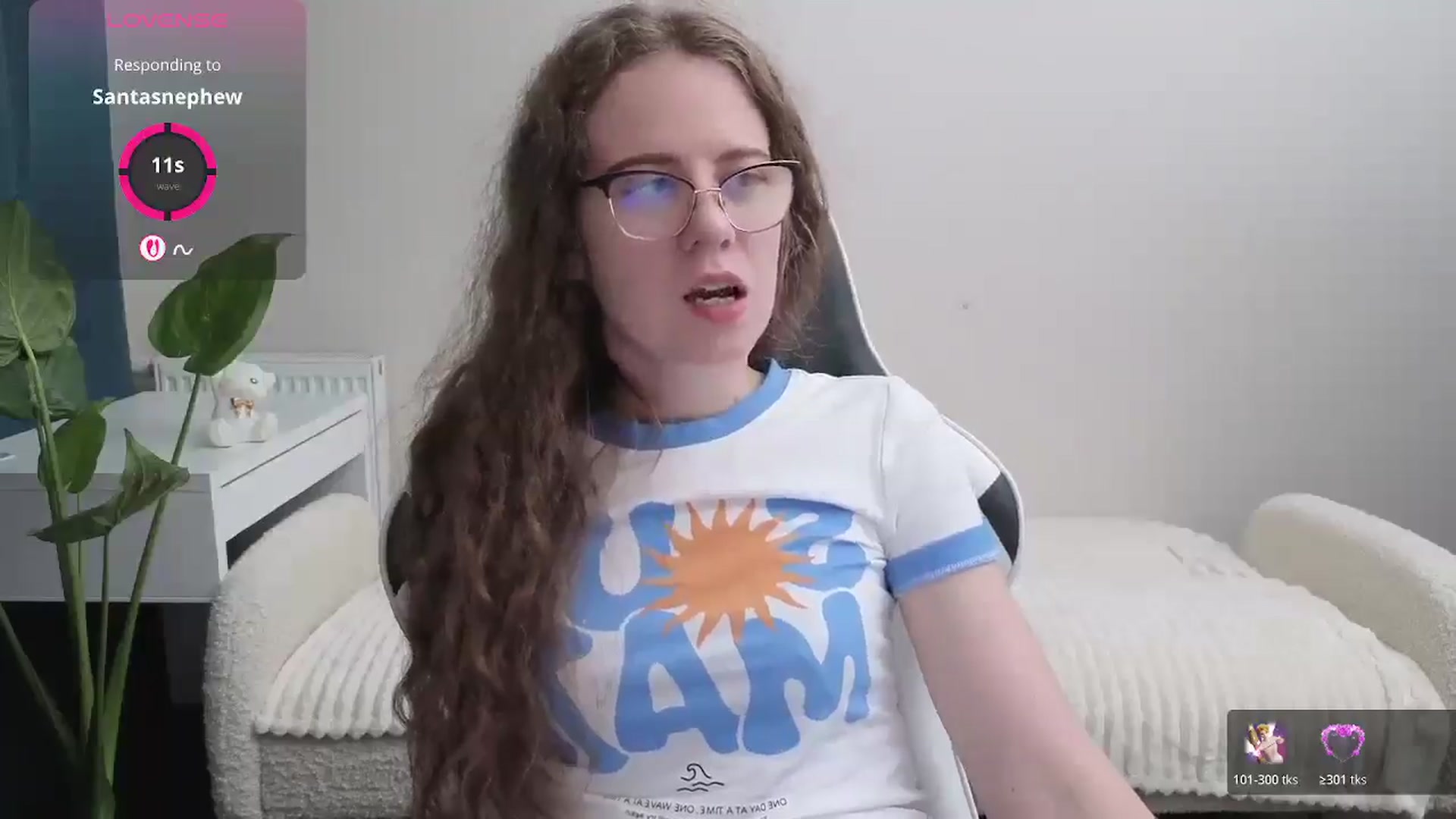 Gallery image thumbnail from BlueFlowerr's myfreecams stream on, 10/29/2025, 21:44 image 6 of 20