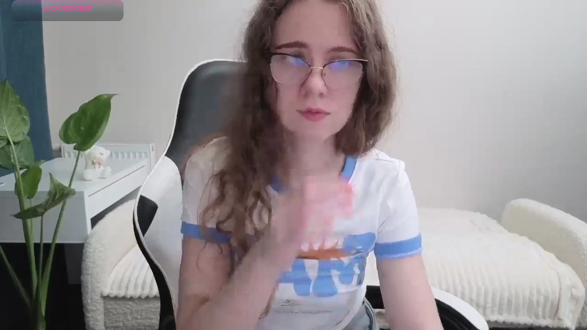 Gallery image thumbnail from BlueFlowerr's myfreecams stream on, 10/29/2025, 21:44 image 13 of 20