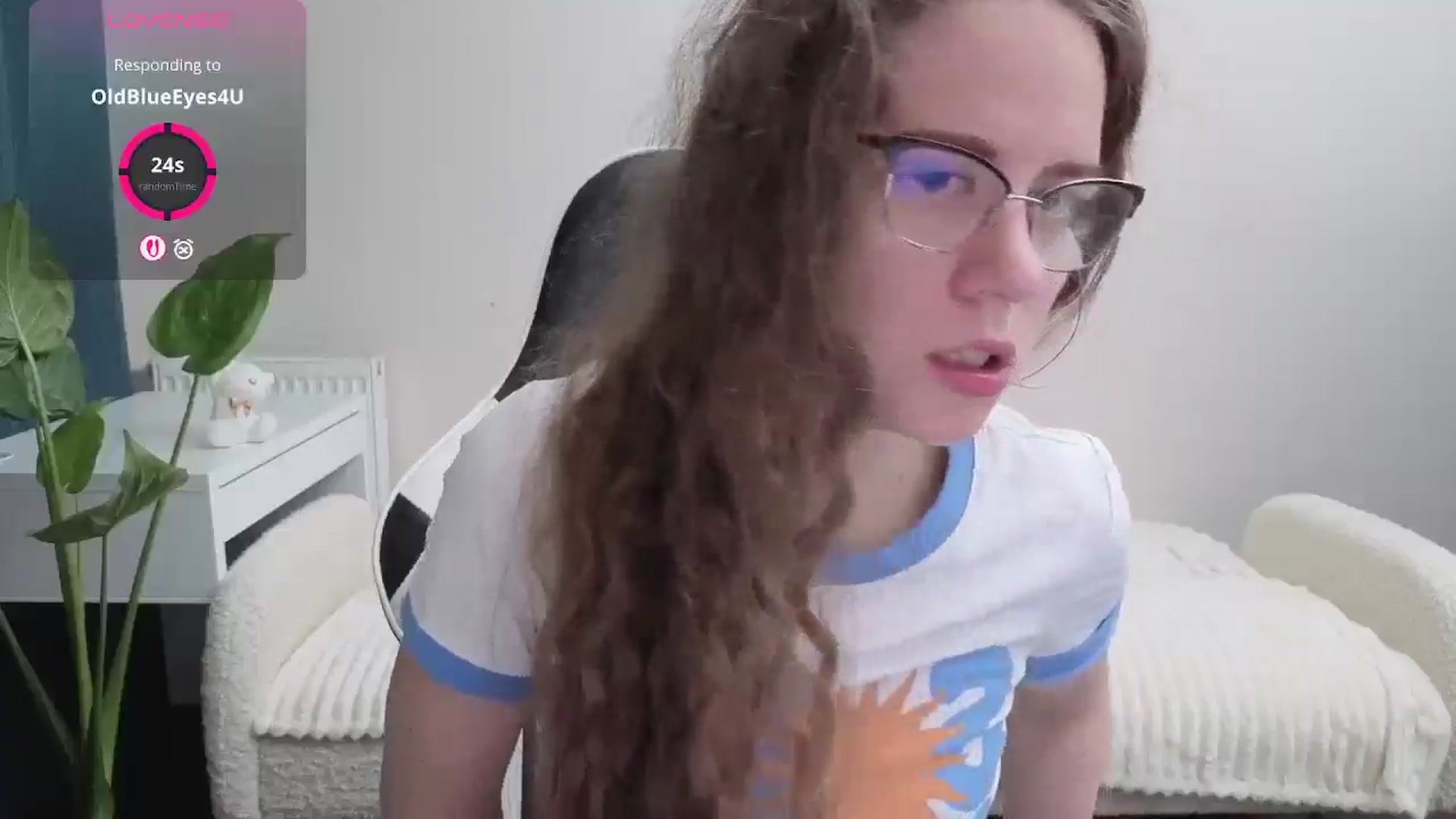 Gallery image thumbnail from BlueFlowerr's myfreecams stream on, 10/29/2025, 21:44 image 4 of 20