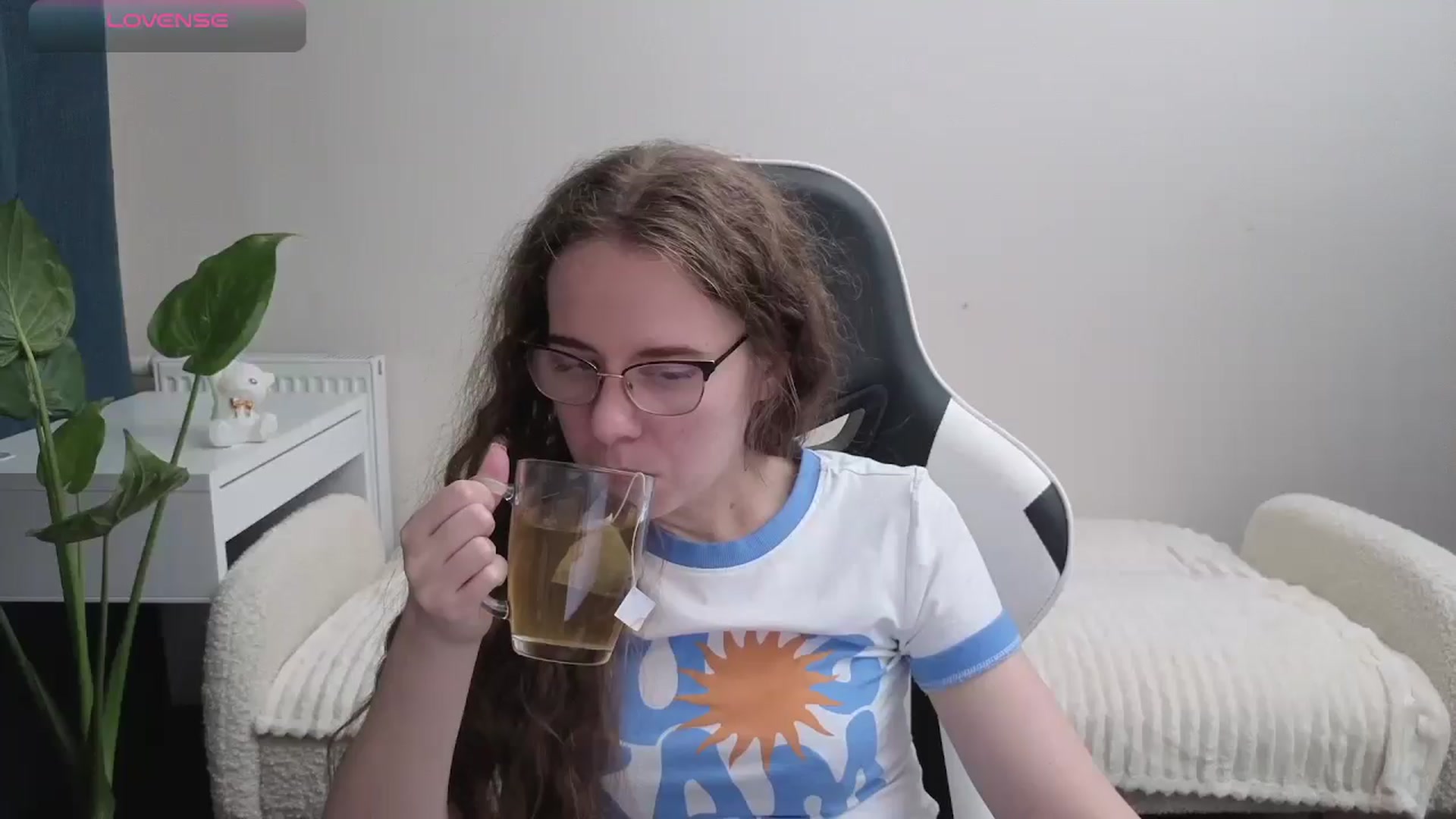 Gallery image thumbnail from BlueFlowerr's myfreecams stream on, 10/29/2025, 21:44 image 1 of 20