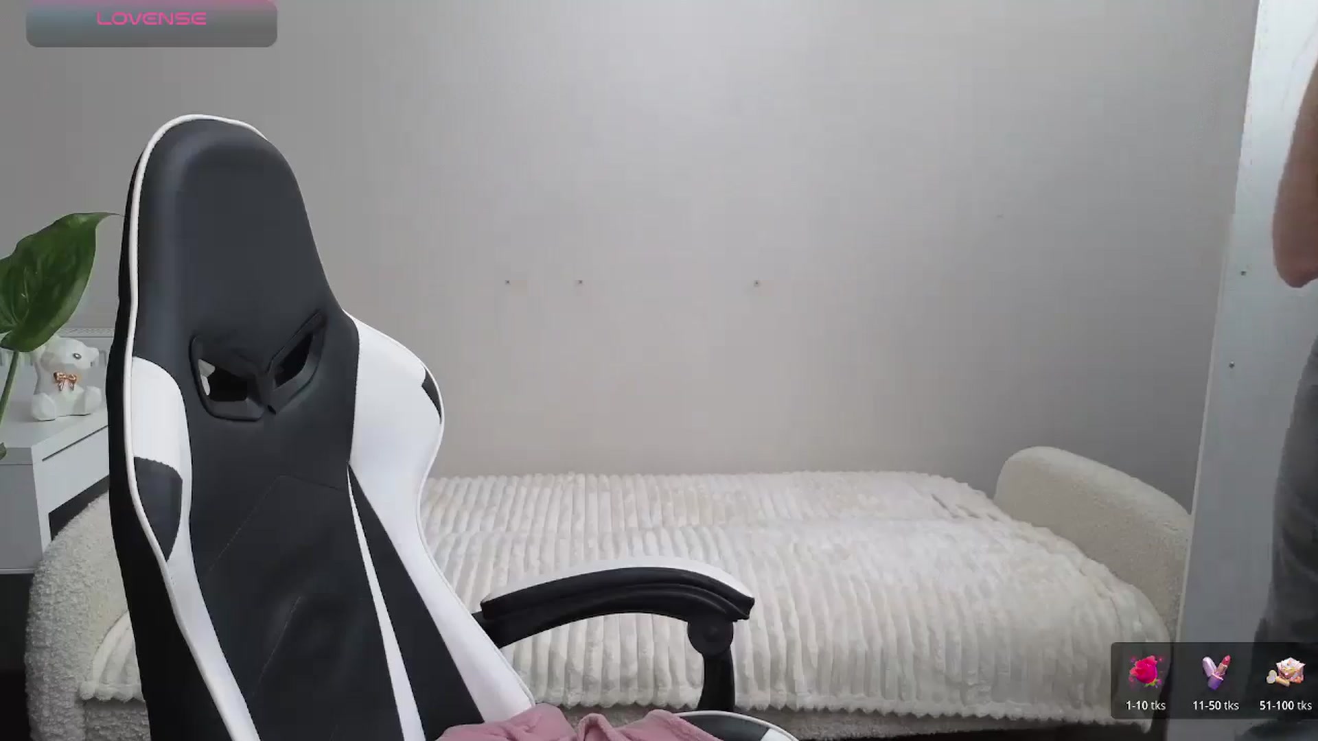 Gallery image thumbnail from BlueFlowerr's myfreecams stream on, 10/30/2025, 01:49 image 14 of 20