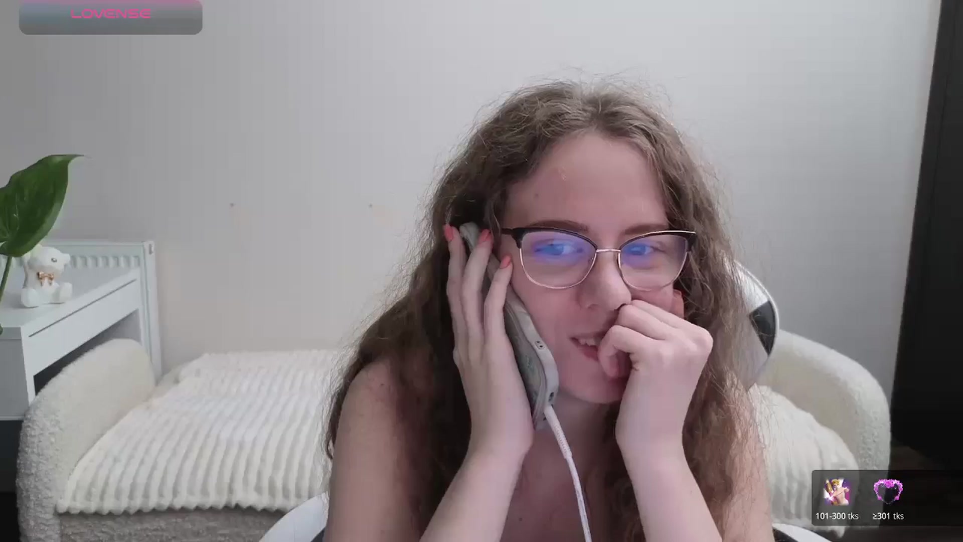 Gallery image thumbnail from BlueFlowerr's myfreecams stream on, 10/30/2025, 01:49 image 8 of 20