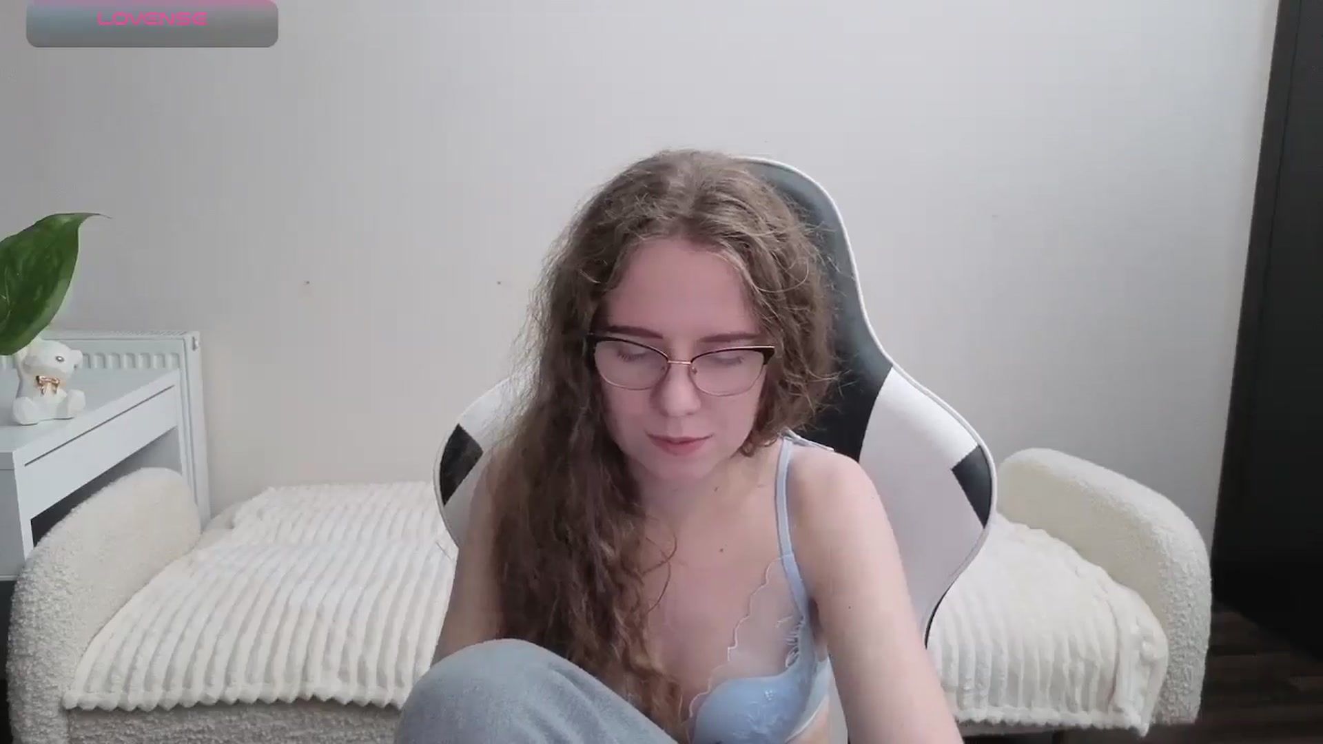 Gallery image thumbnail from BlueFlowerr's myfreecams stream on, 10/30/2025, 01:49 image 10 of 20
