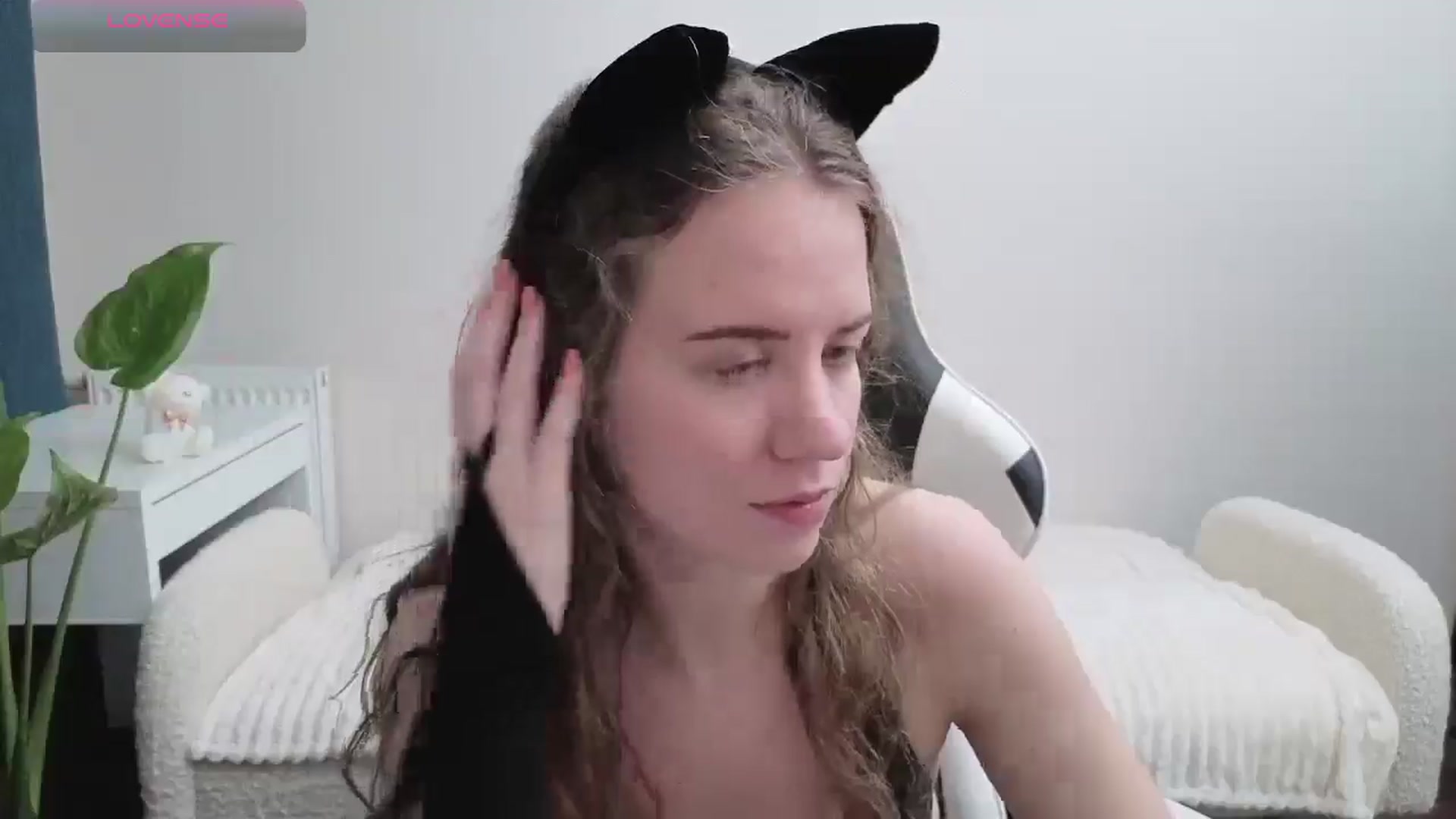 Gallery image thumbnail from BlueFlowerr's myfreecams stream on, 10/30/2025, 17:23 image 11 of 20
