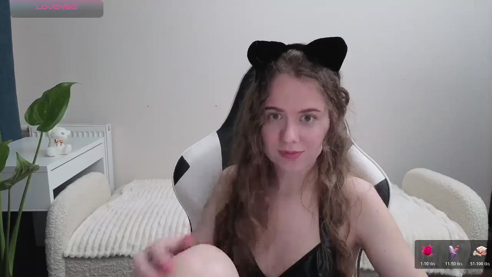 Gallery image thumbnail from BlueFlowerr's myfreecams stream on, 10/30/2025, 17:23 image 14 of 20