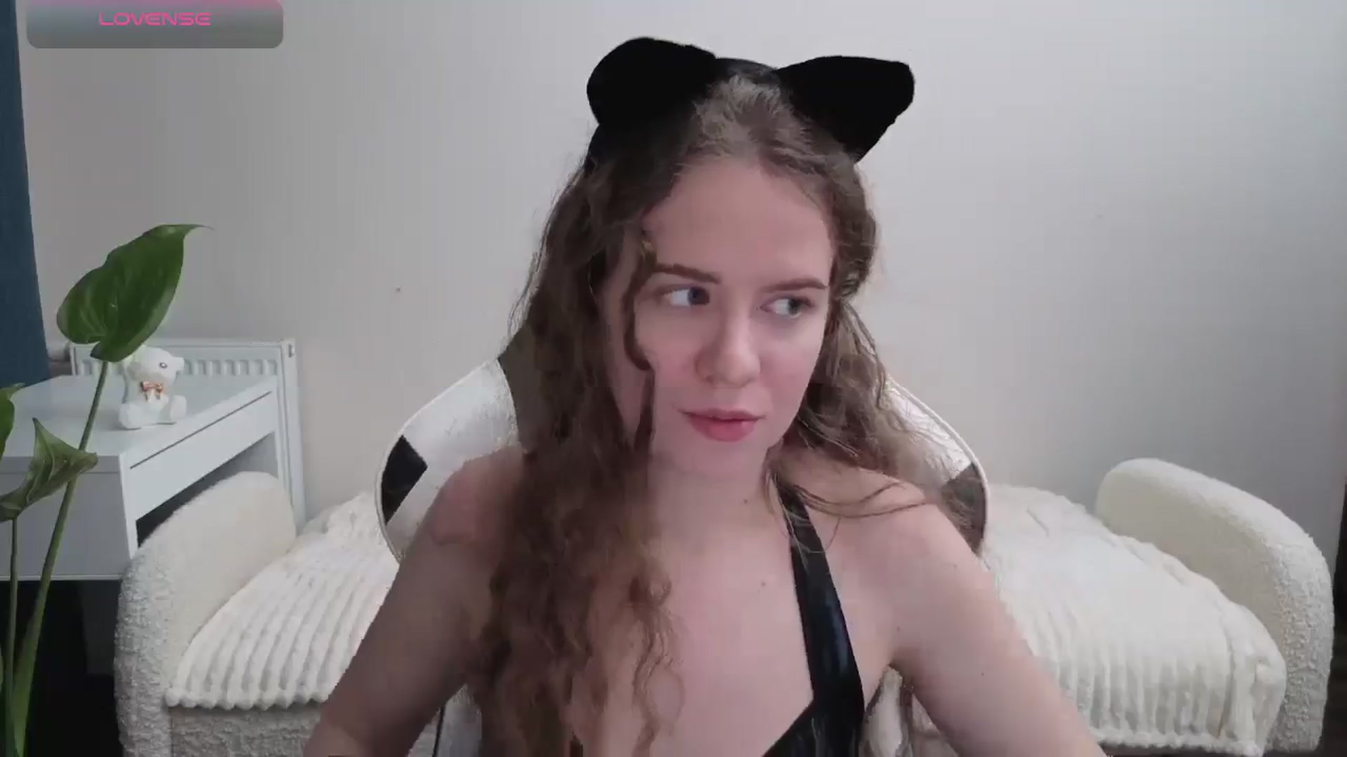 Gallery image thumbnail from BlueFlowerr's myfreecams stream on, 10/30/2025, 18:16 image 15 of 20