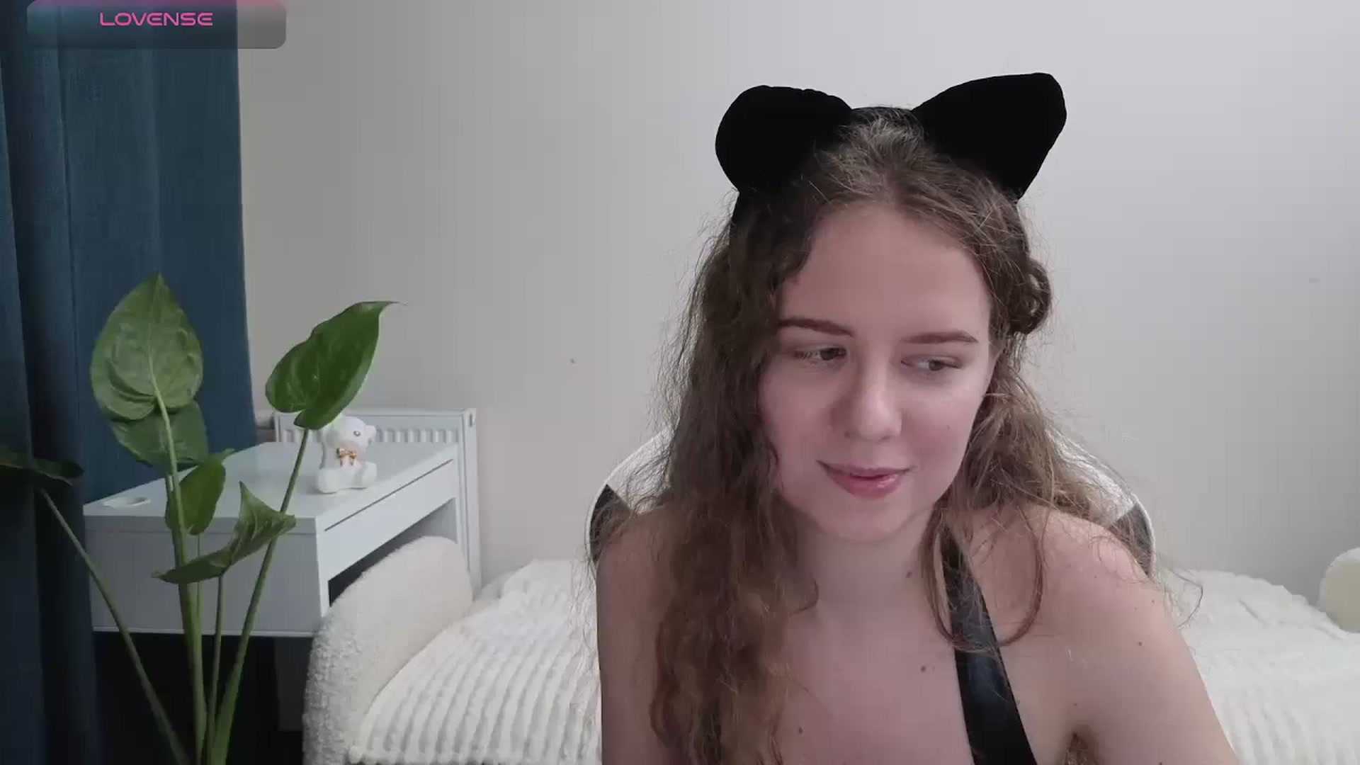 Gallery image thumbnail from BlueFlowerr's myfreecams stream on, 10/30/2025, 19:50 image 16 of 20
