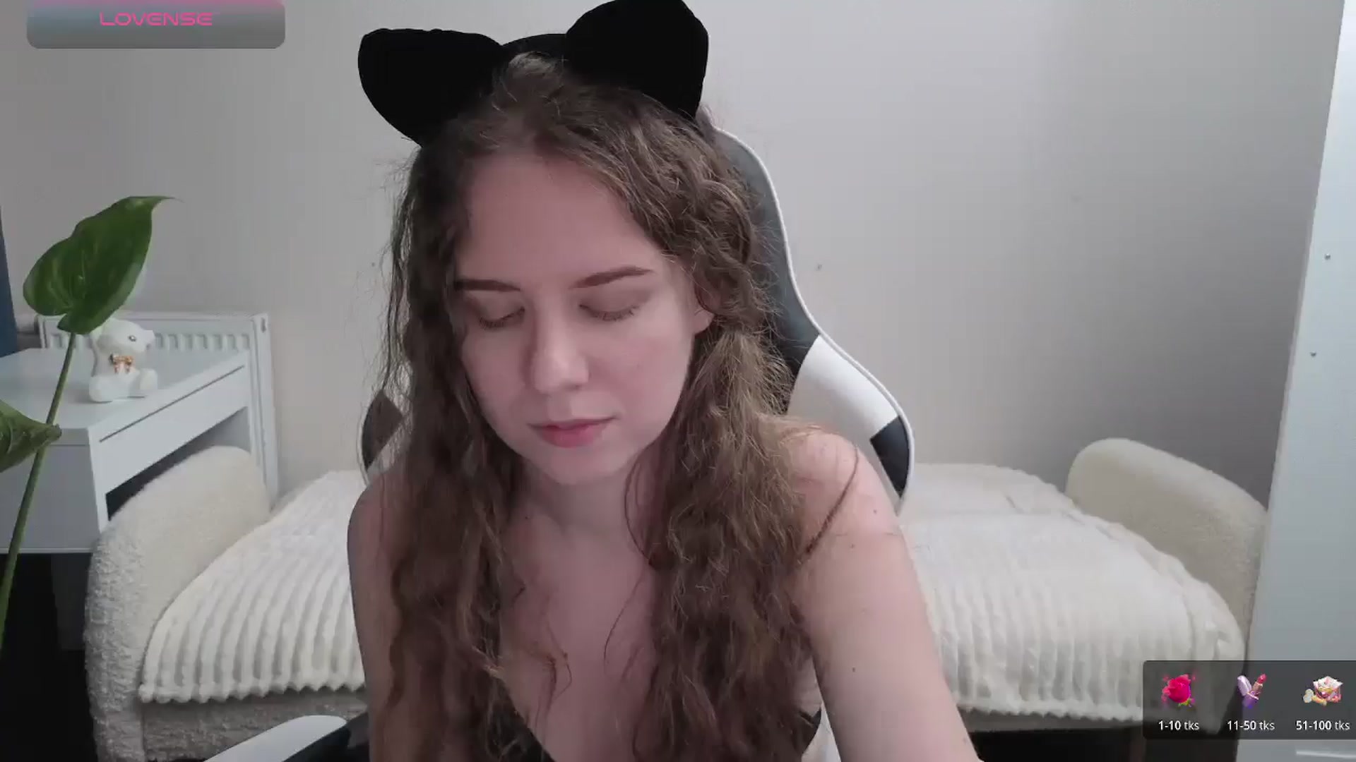 Gallery image thumbnail from BlueFlowerr's myfreecams stream on, 10/30/2025, 20:53 image 12 of 20