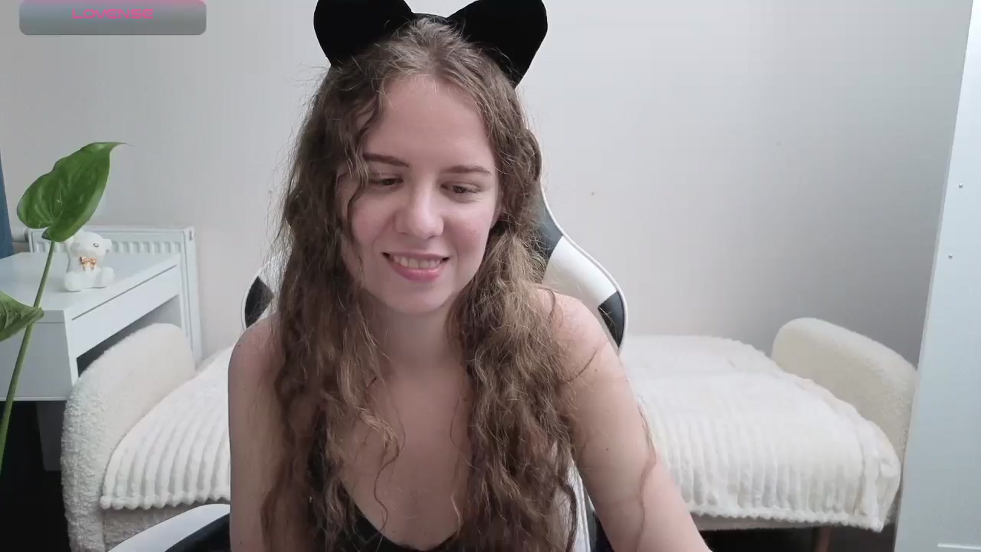 Gallery image thumbnail from BlueFlowerr's myfreecams stream on, 10/30/2025, 20:53 image 4 of 20