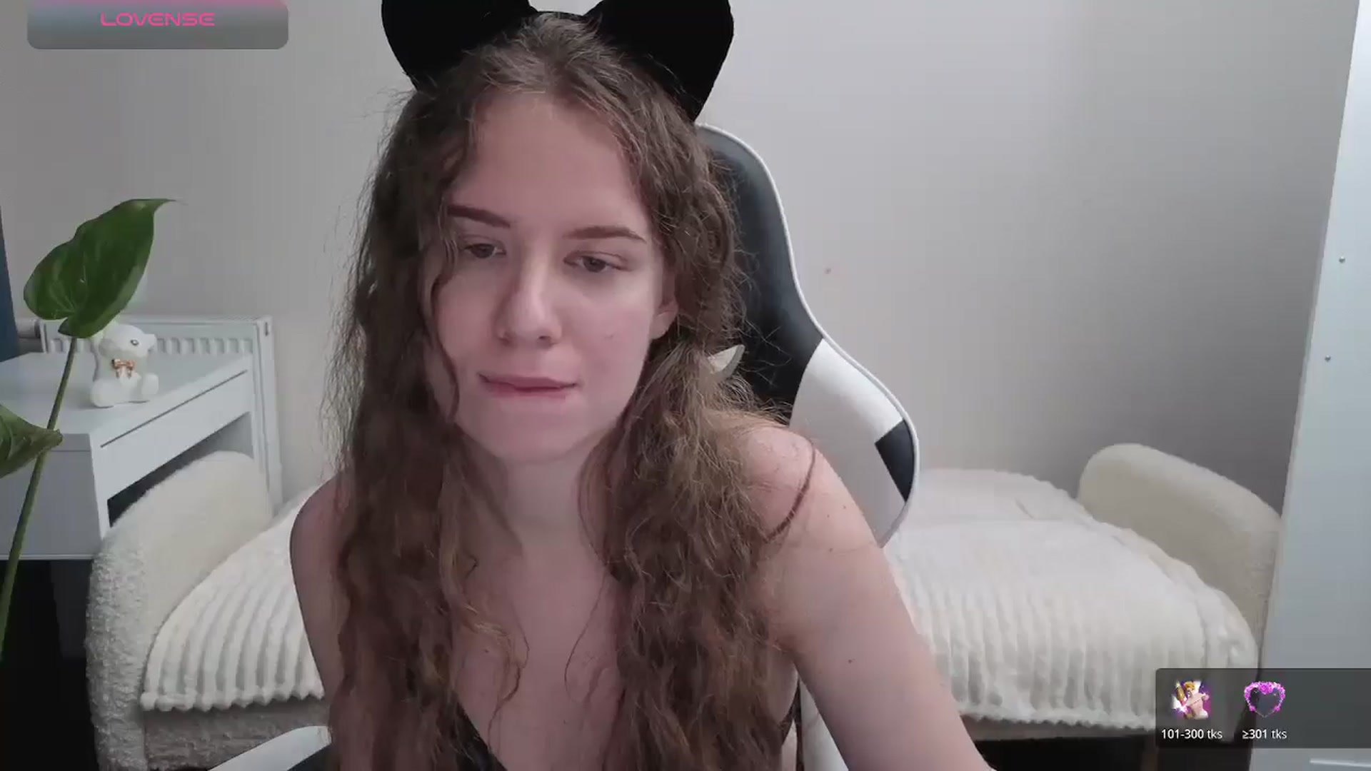 Gallery image thumbnail from BlueFlowerr's myfreecams stream on, 10/30/2025, 20:53 image 10 of 20