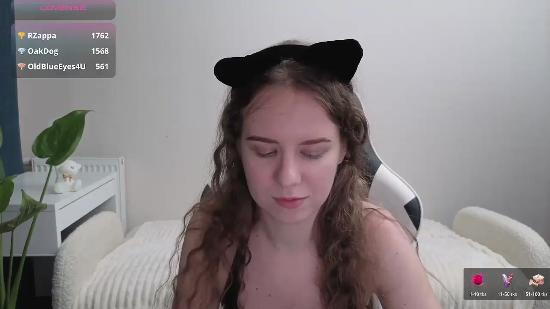 Gallery image thumbnail from BlueFlowerr's myfreecams stream on, 10/31/2025, 24:00 image 2 of 20
