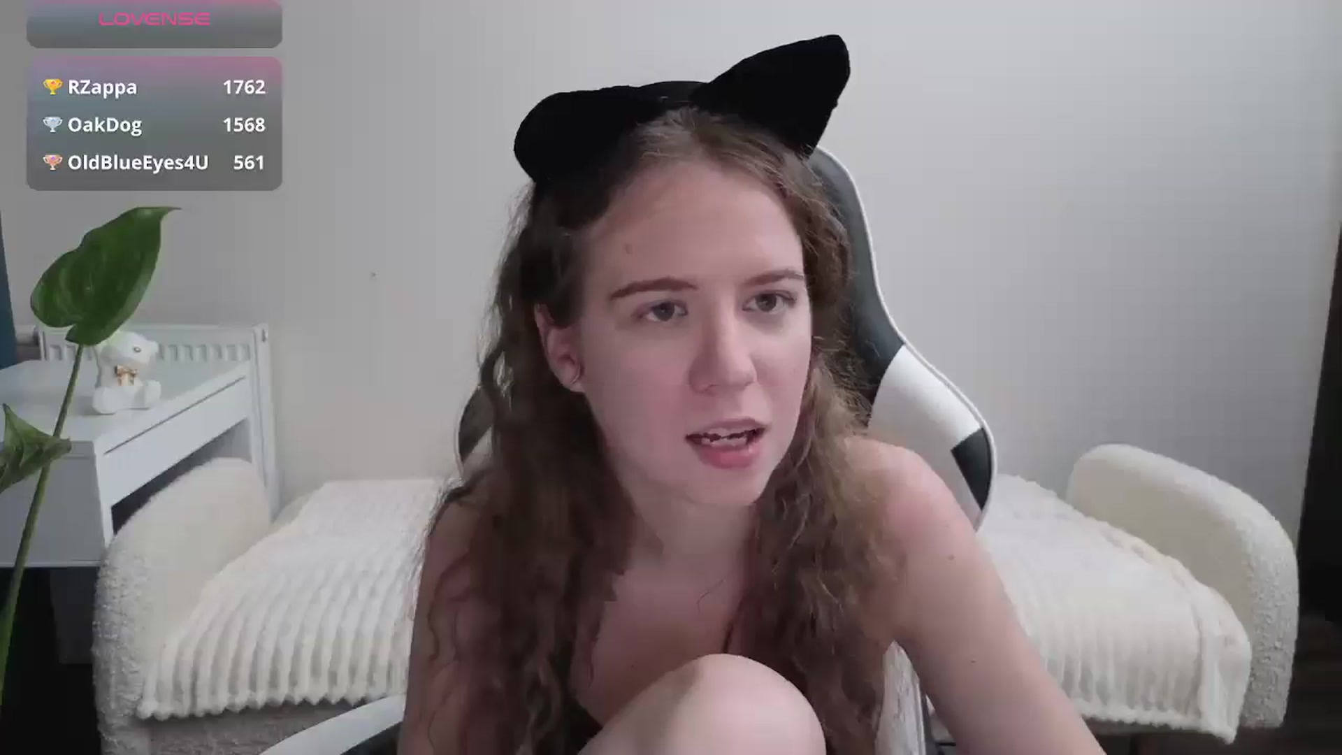 Gallery image thumbnail from BlueFlowerr's myfreecams stream on, 10/31/2025, 24:00 image 15 of 20
