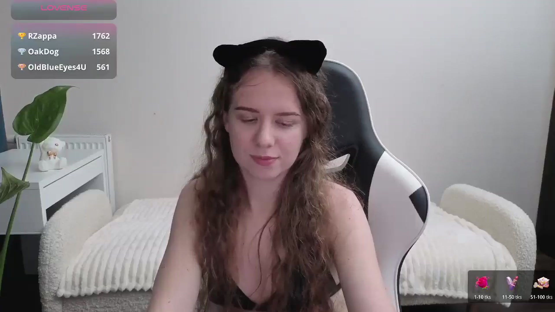Gallery image thumbnail from BlueFlowerr's myfreecams stream on, 10/31/2025, 24:00 image 20 of 20