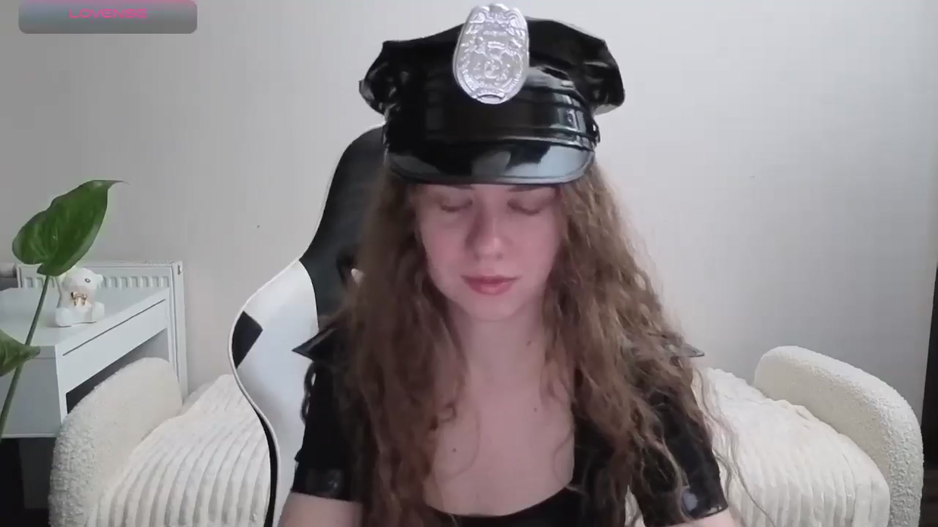 Gallery image thumbnail from BlueFlowerr's myfreecams stream on, 10/31/2025, 17:33 image 4 of 20