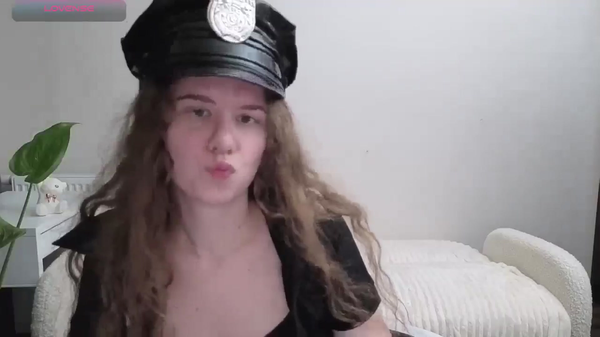 Gallery image thumbnail from BlueFlowerr's myfreecams stream on, 10/31/2025, 17:33 image 9 of 20
