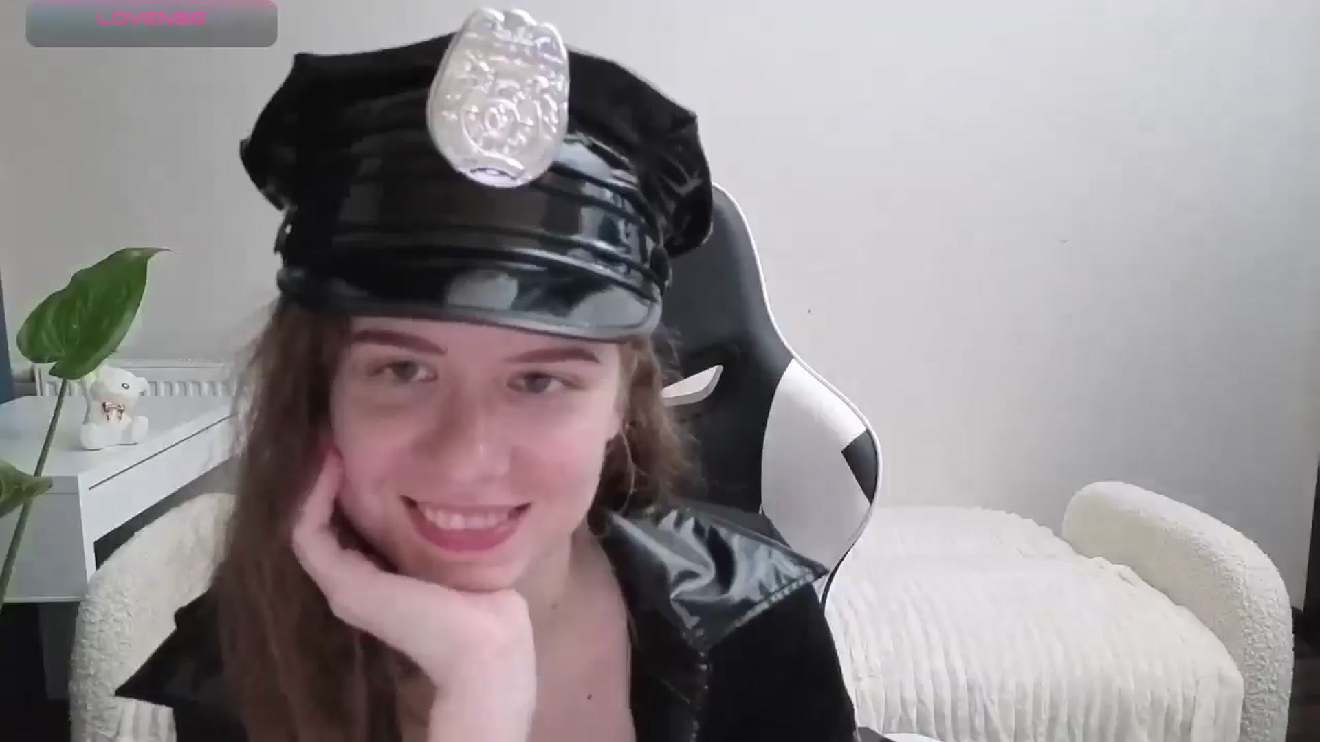 Gallery image thumbnail from BlueFlowerr's myfreecams stream on, 10/31/2025, 19:07 image 16 of 20