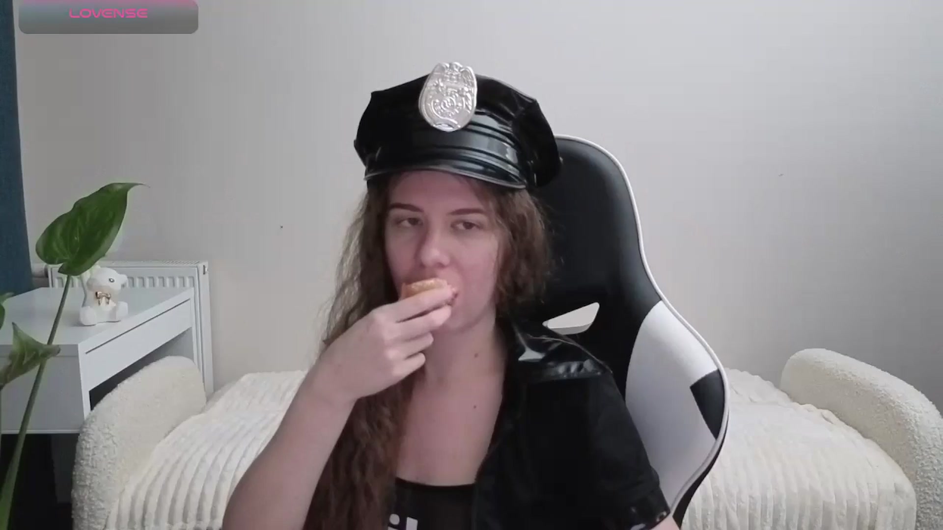 Gallery image thumbnail from BlueFlowerr's myfreecams stream on, 10/31/2025, 21:14 image 9 of 20