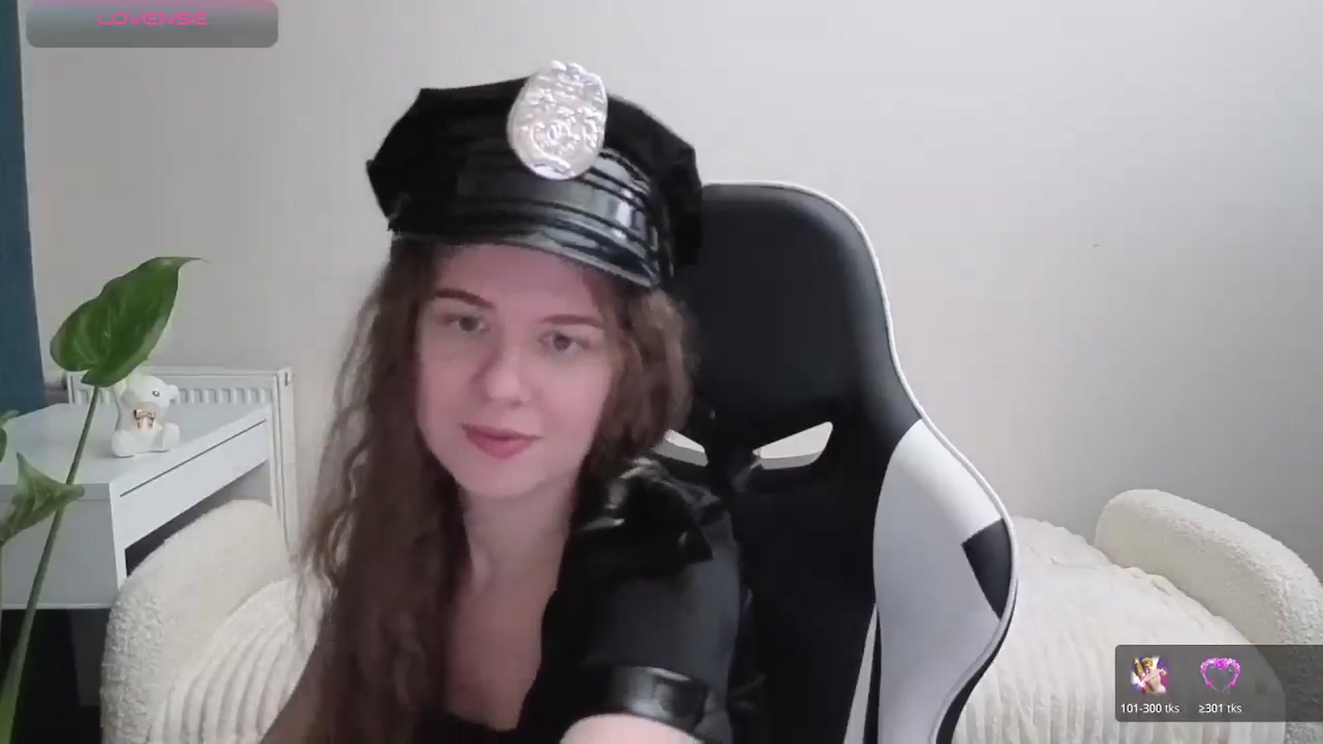 Gallery image thumbnail from BlueFlowerr's myfreecams stream on, 10/31/2025, 21:14 image 7 of 20