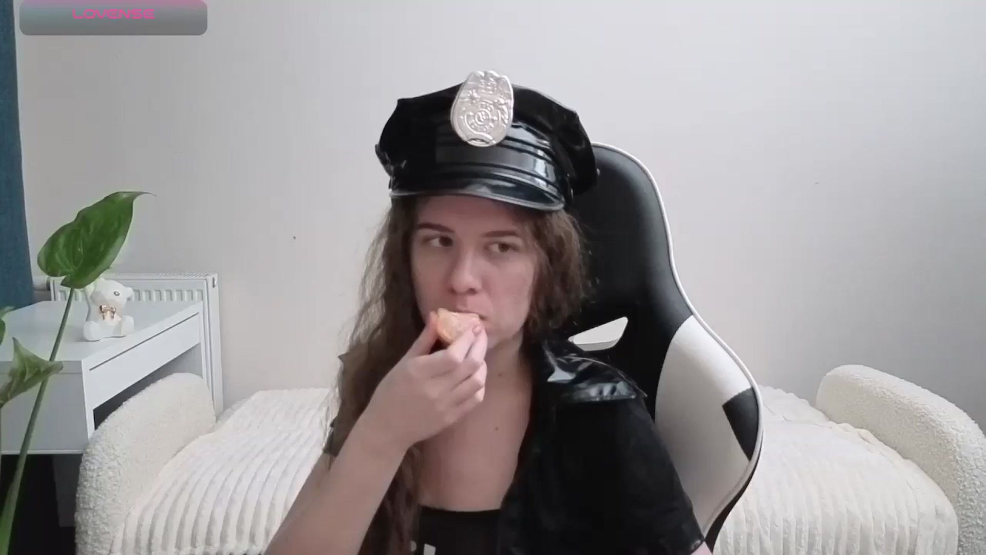 Gallery image thumbnail from BlueFlowerr's myfreecams stream on, 10/31/2025, 21:14 image 10 of 20