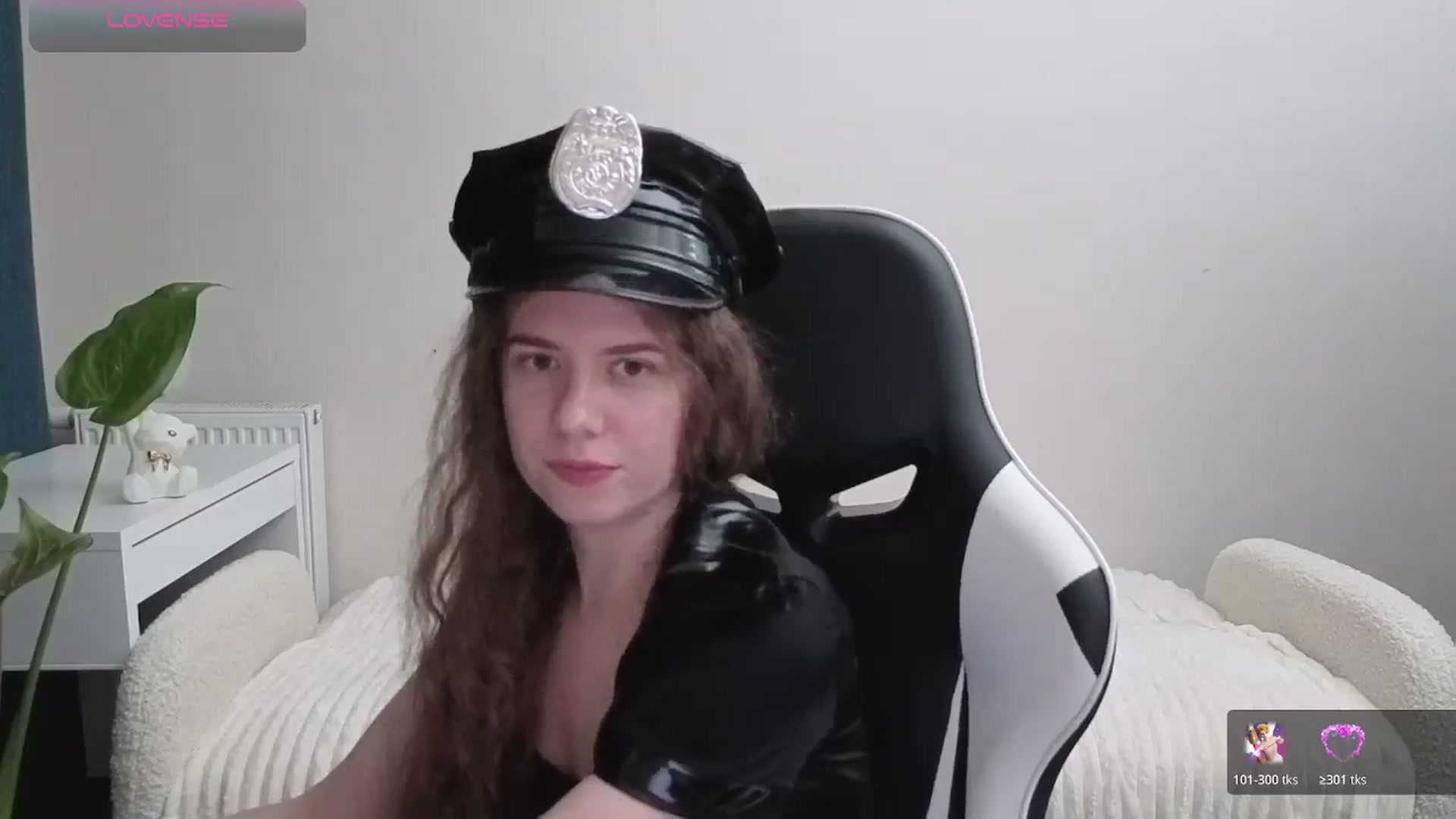 Gallery image thumbnail from BlueFlowerr's myfreecams stream on, 10/31/2025, 21:14 image 8 of 20