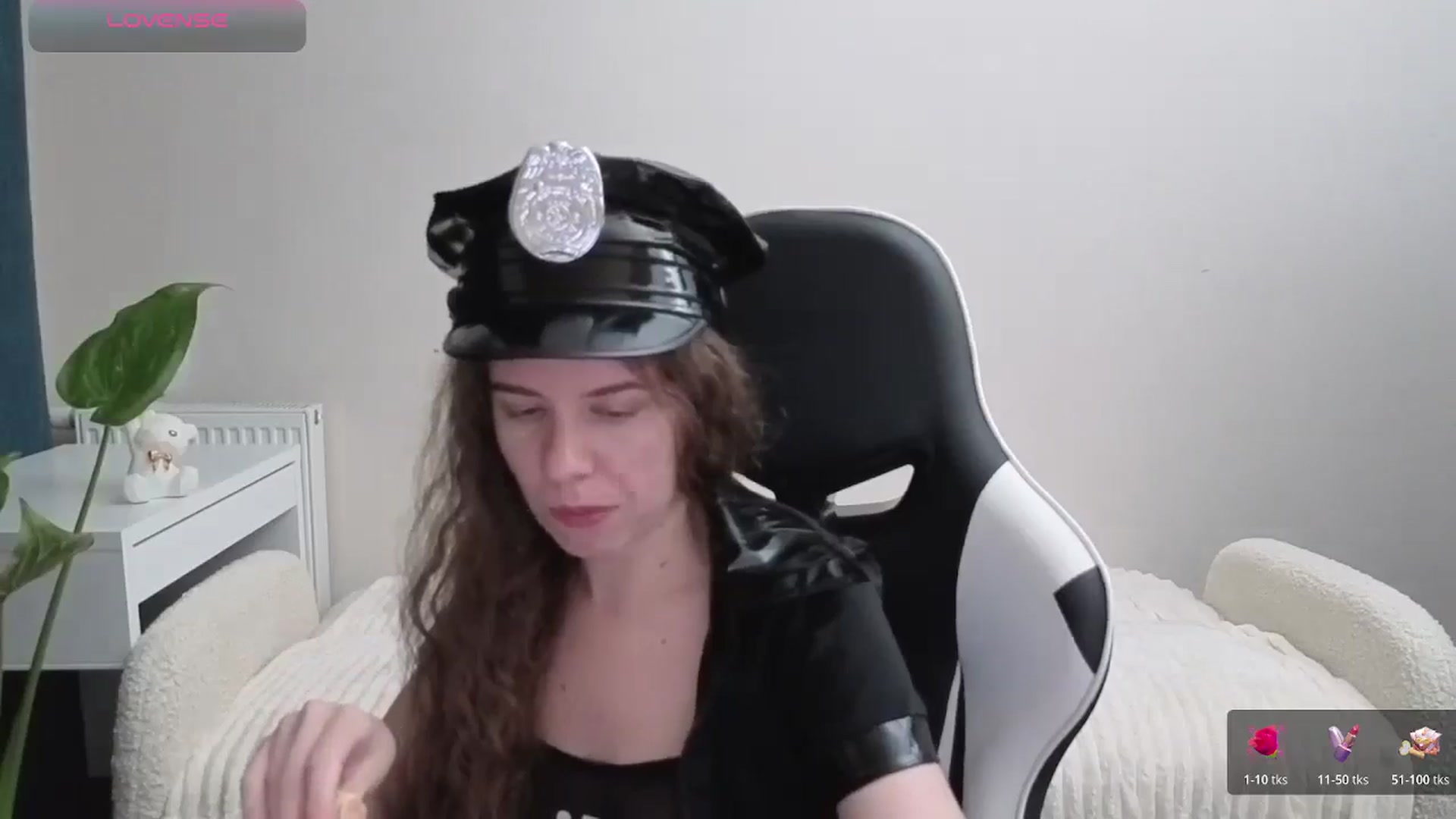 Gallery image thumbnail from BlueFlowerr's myfreecams stream on, 10/31/2025, 21:14 image 5 of 20
