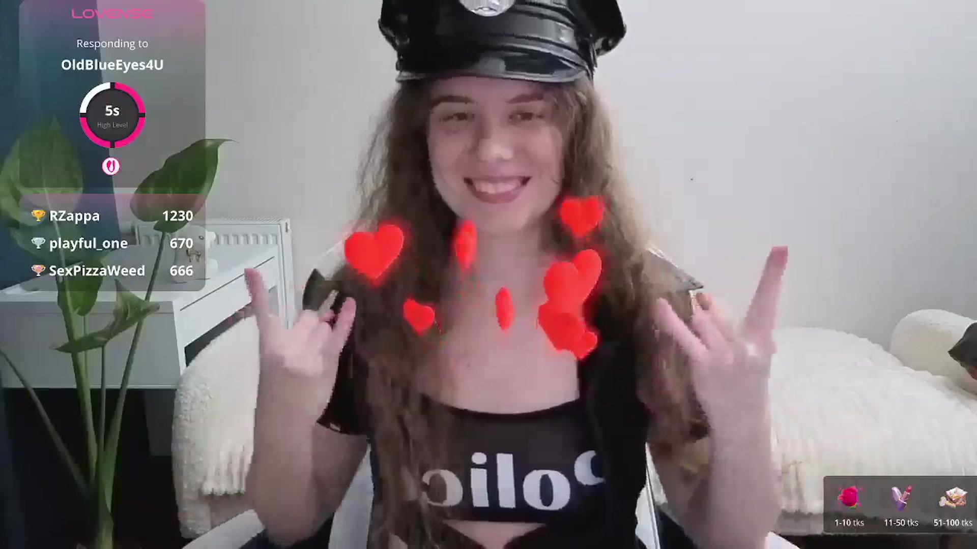 Gallery image thumbnail from BlueFlowerr's myfreecams stream on, 10/31/2025, 22:48 image 14 of 20