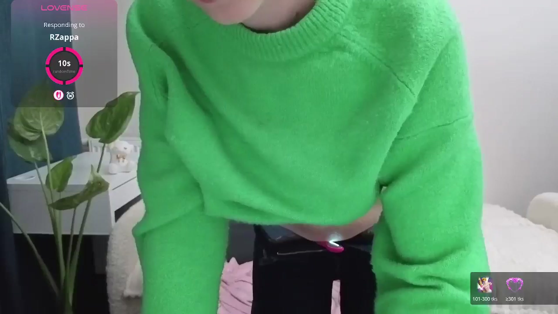 Gallery image thumbnail from BlueFlowerr's myfreecams stream on, 11/01/2025, 18:19 image 15 of 20