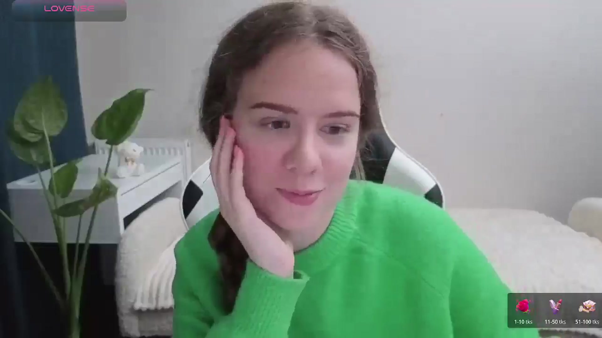 Gallery image thumbnail from BlueFlowerr's myfreecams stream on, 11/01/2025, 18:19 image 5 of 20