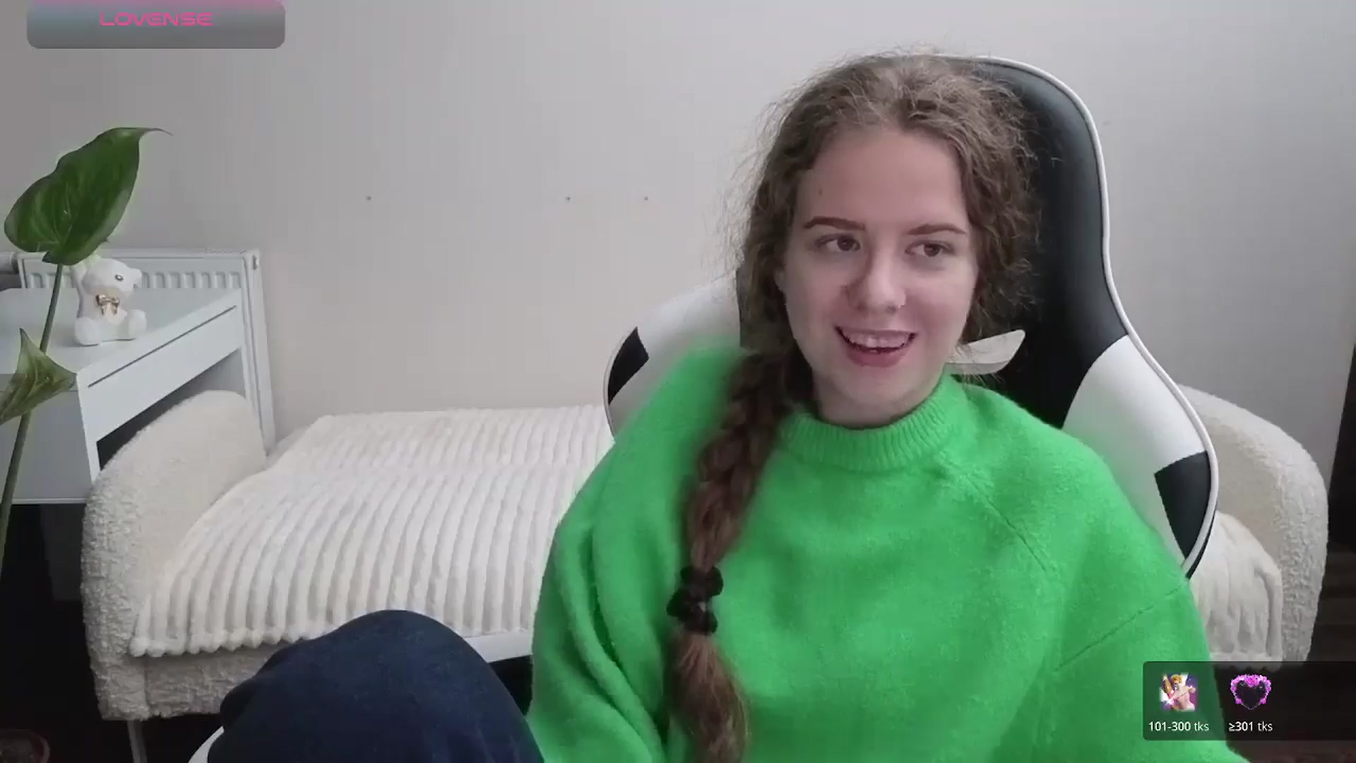 Gallery image thumbnail from BlueFlowerr's myfreecams stream on, 11/02/2025, 24:25 image 3 of 20