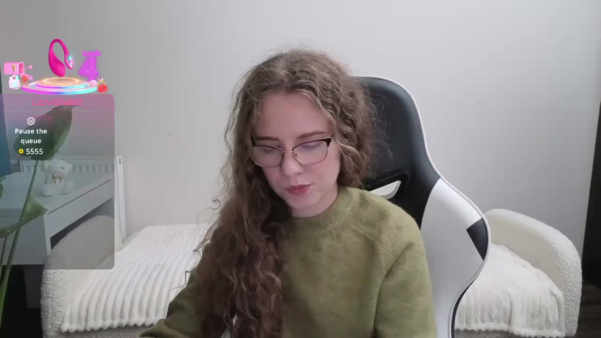 Gallery image thumbnail from BlueFlowerr's myfreecams stream on, 11/02/2025, 18:46 image 16 of 20