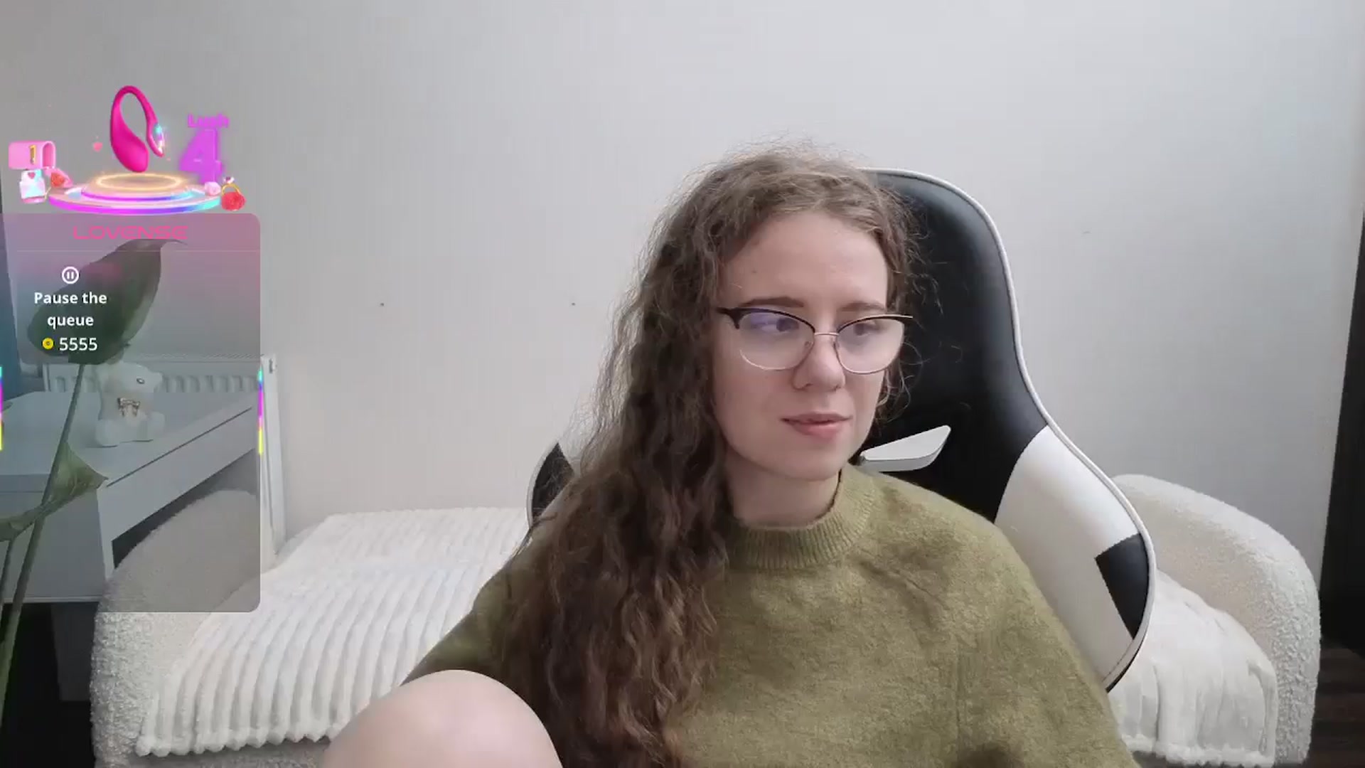 Gallery image thumbnail from BlueFlowerr's myfreecams stream on, 11/02/2025, 20:13 image 1 of 20