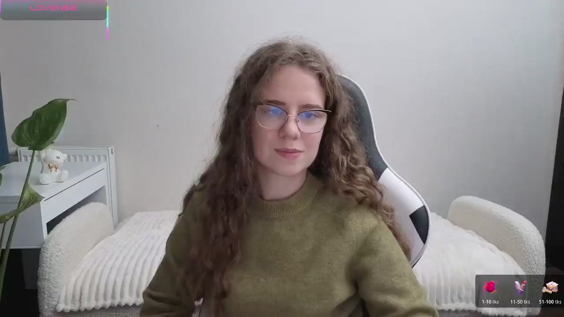 Gallery image thumbnail from BlueFlowerr's myfreecams stream on, 11/02/2025, 20:13 image 18 of 20