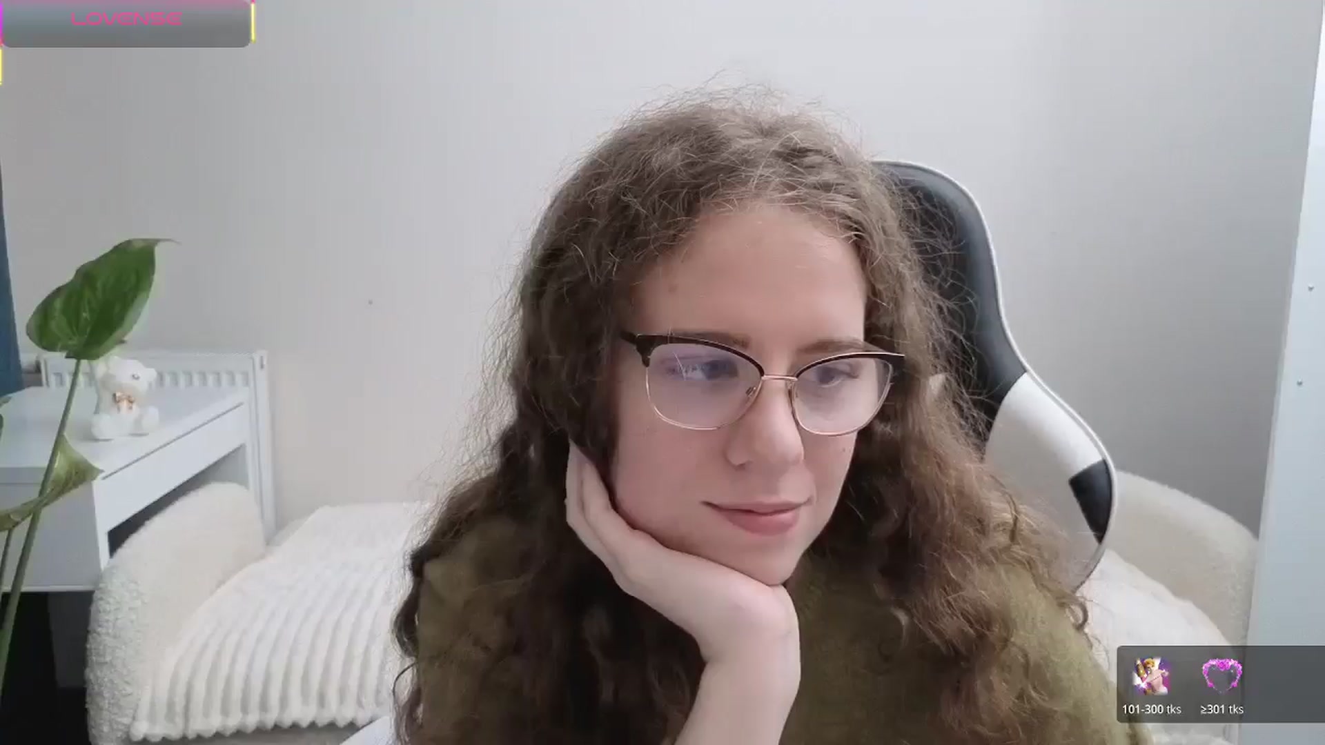 Gallery image thumbnail from BlueFlowerr's myfreecams stream on, 11/02/2025, 20:58 image 14 of 20