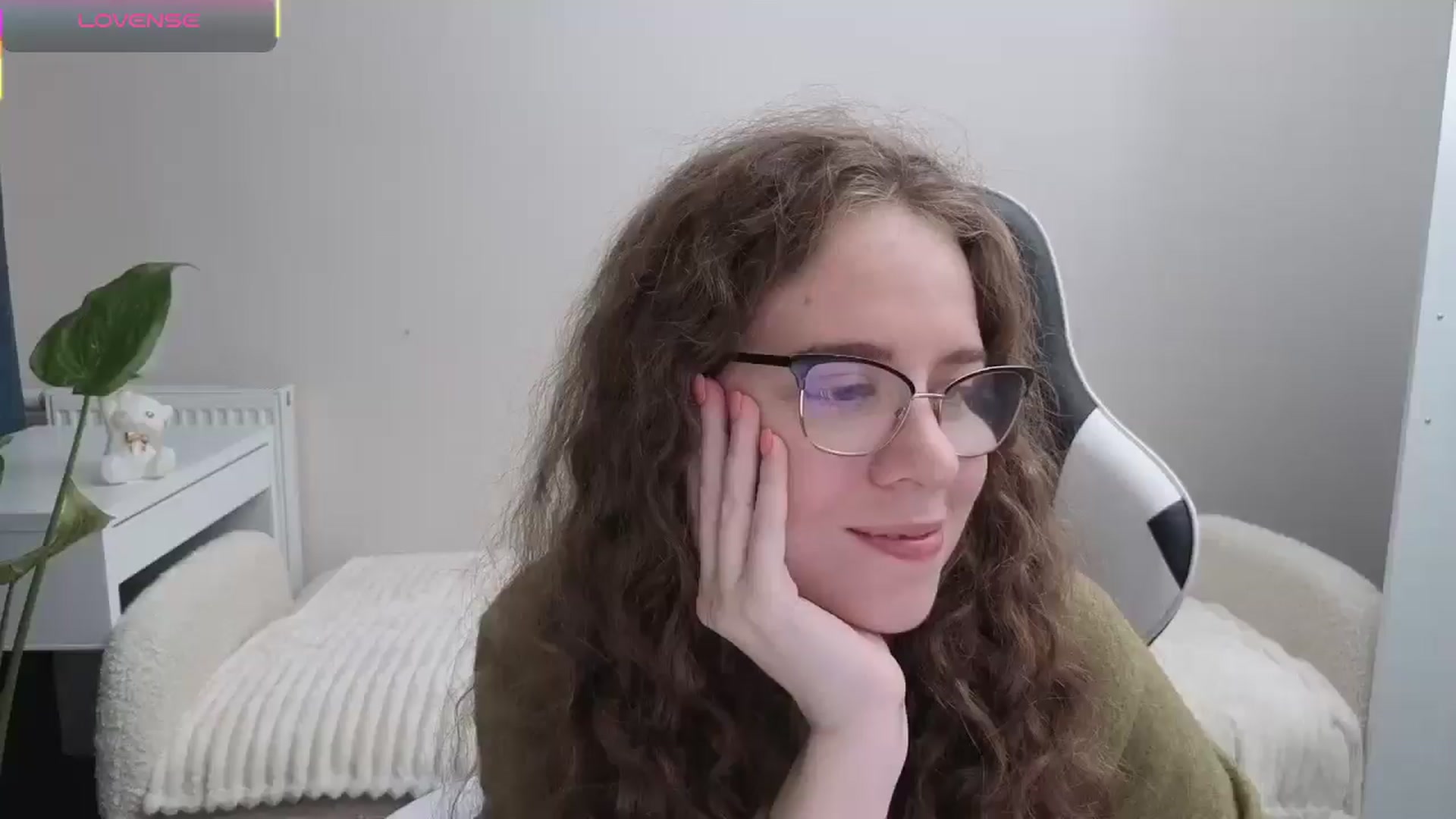 Gallery image thumbnail from BlueFlowerr's myfreecams stream on, 11/02/2025, 20:58 image 19 of 20