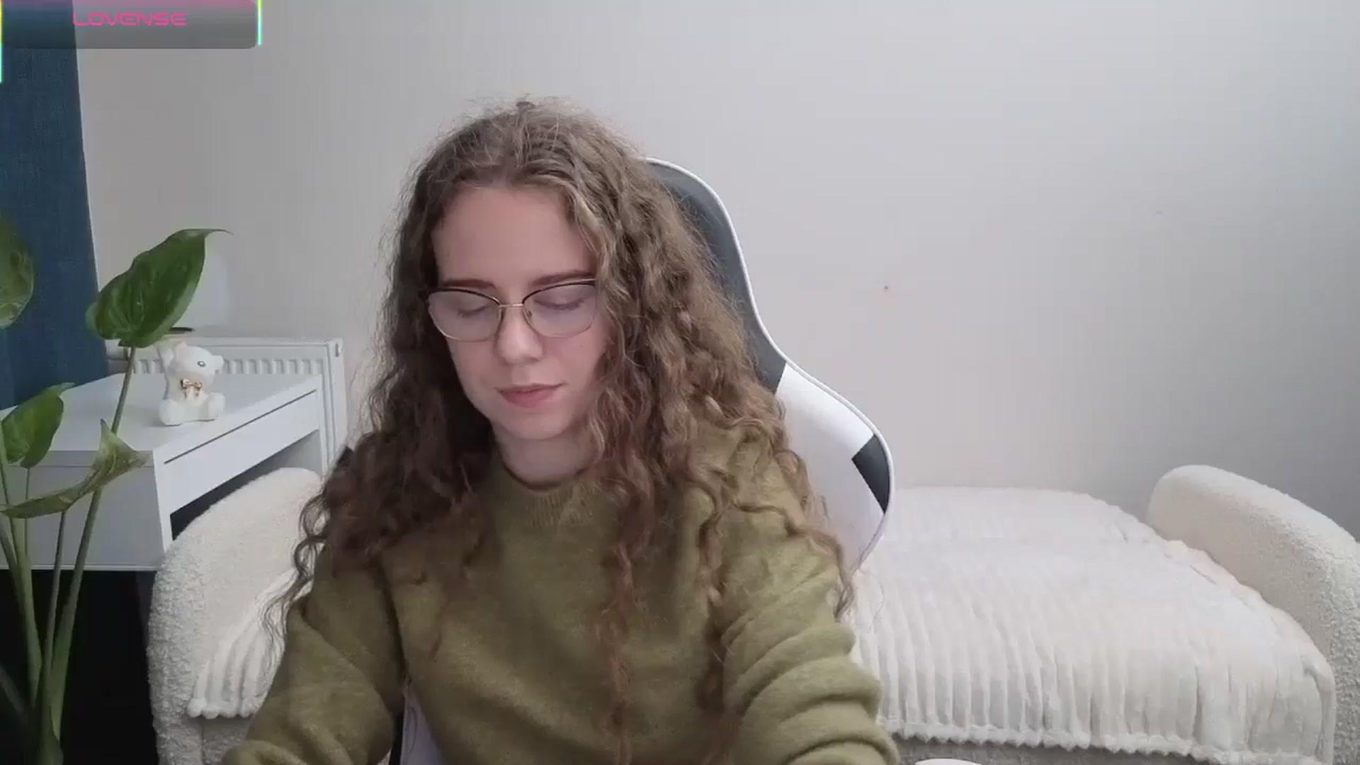 Gallery image thumbnail from BlueFlowerr's myfreecams stream on, 11/02/2025, 22:25 image 14 of 20