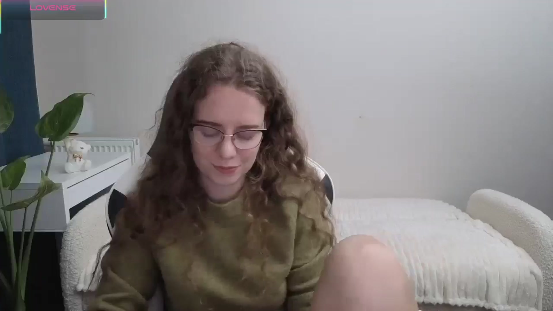Gallery image thumbnail from BlueFlowerr's myfreecams stream on, 11/02/2025, 22:25 image 16 of 20
