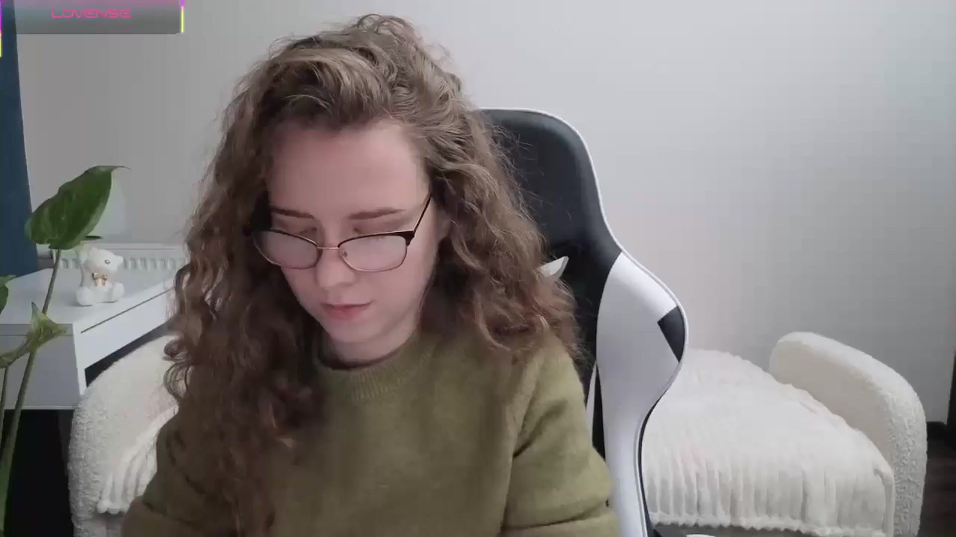 Gallery image thumbnail from BlueFlowerr's myfreecams stream on, 11/03/2025, 24:44 image 20 of 20