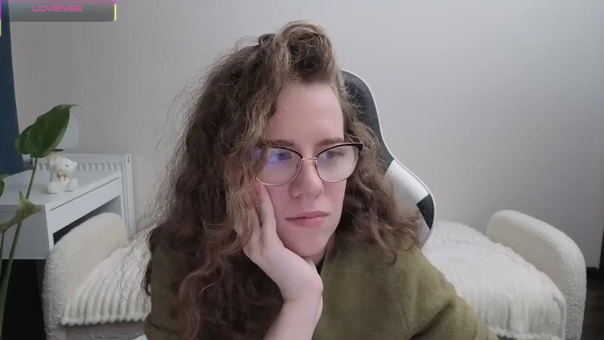 Gallery image thumbnail from BlueFlowerr's myfreecams stream on, 11/03/2025, 24:44 image 19 of 20