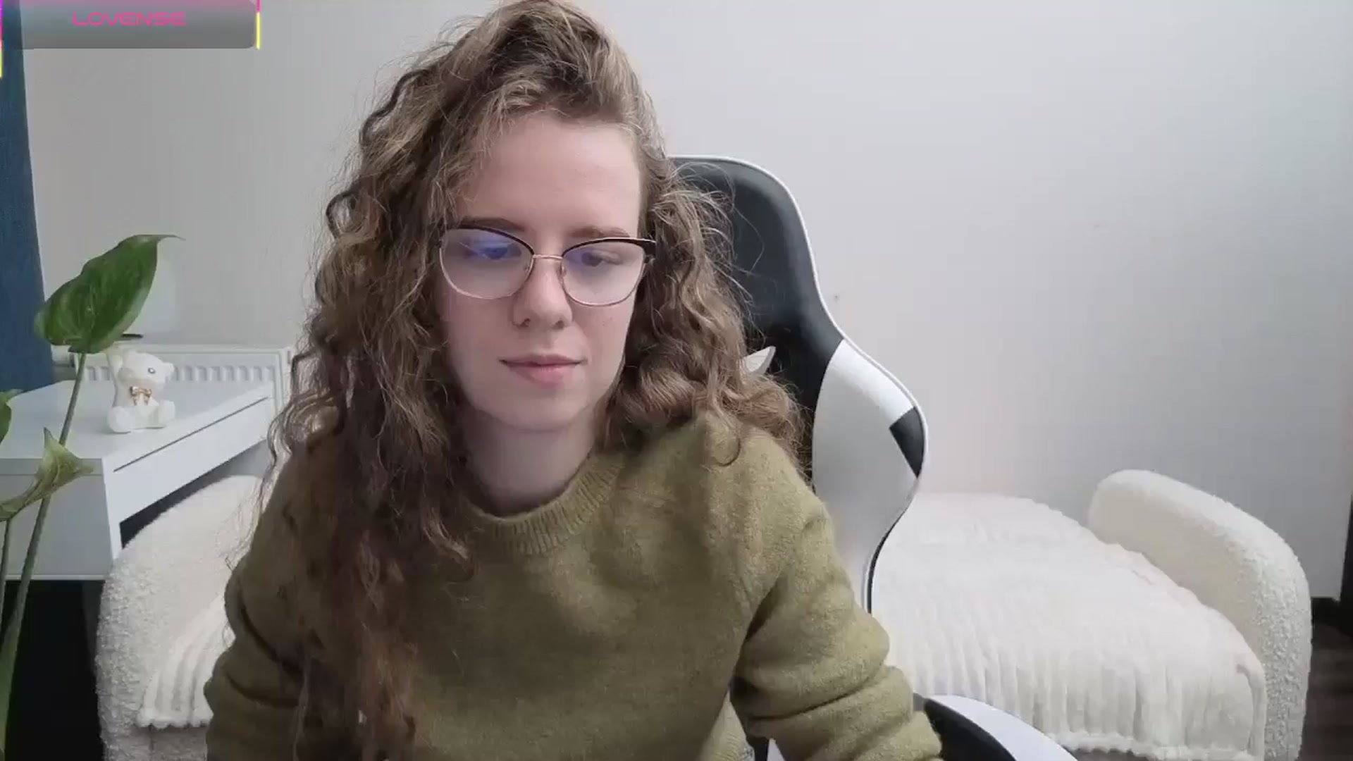 Gallery image thumbnail from BlueFlowerr's myfreecams stream on, 11/03/2025, 24:44 image 17 of 20