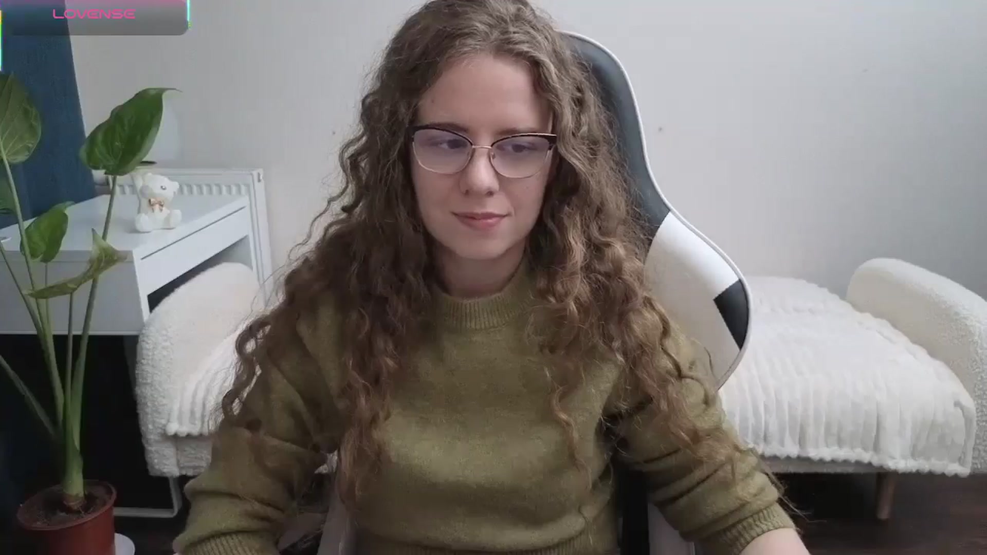 Gallery image thumbnail from BlueFlowerr's myfreecams stream on, 11/03/2025, 24:44 image 13 of 20