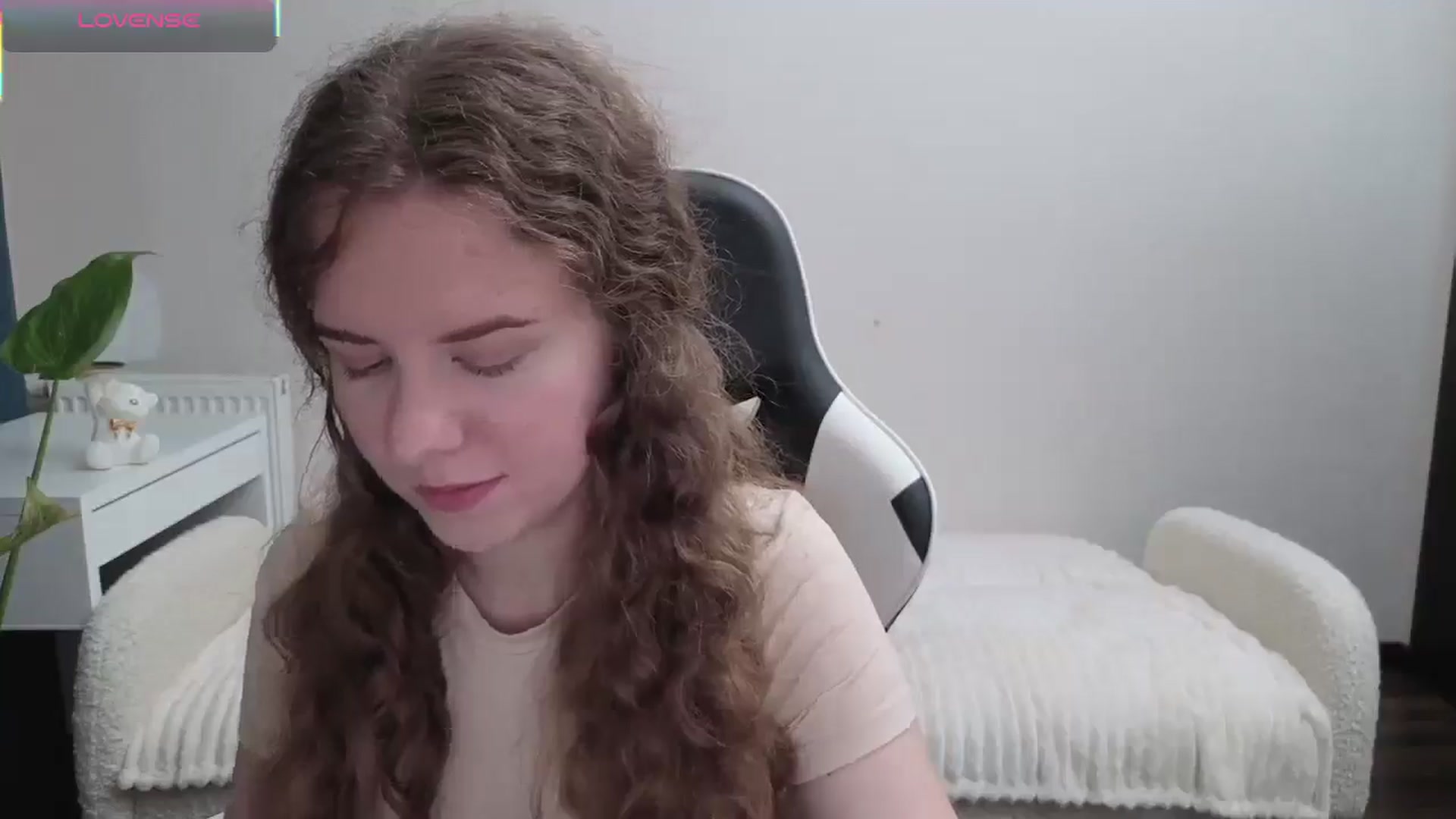 Gallery image thumbnail from BlueFlowerr's myfreecams stream on, 11/03/2025, 18:49 image 6 of 20